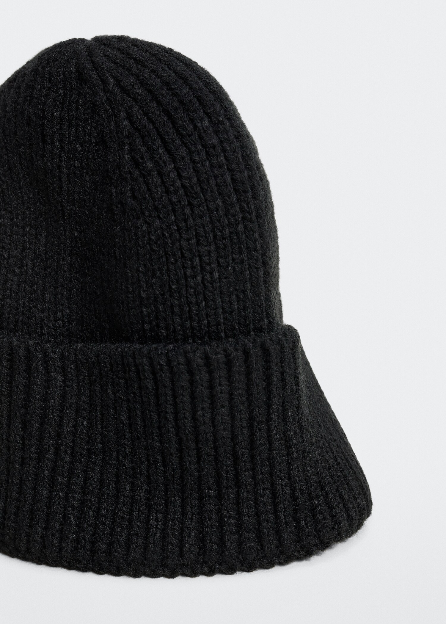 Short knitted hat - Details of the article 2