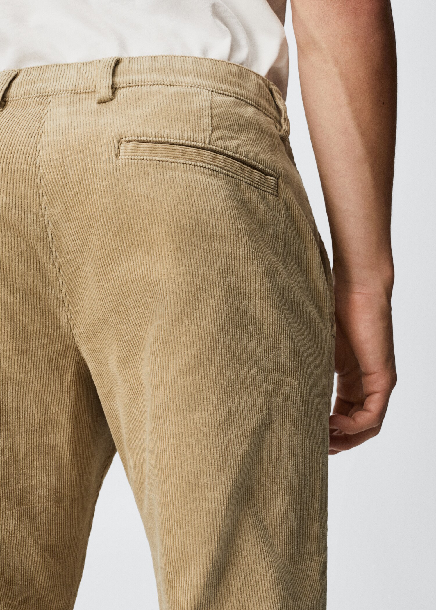 Tapered cropped corduroy trousers - Details of the article 3