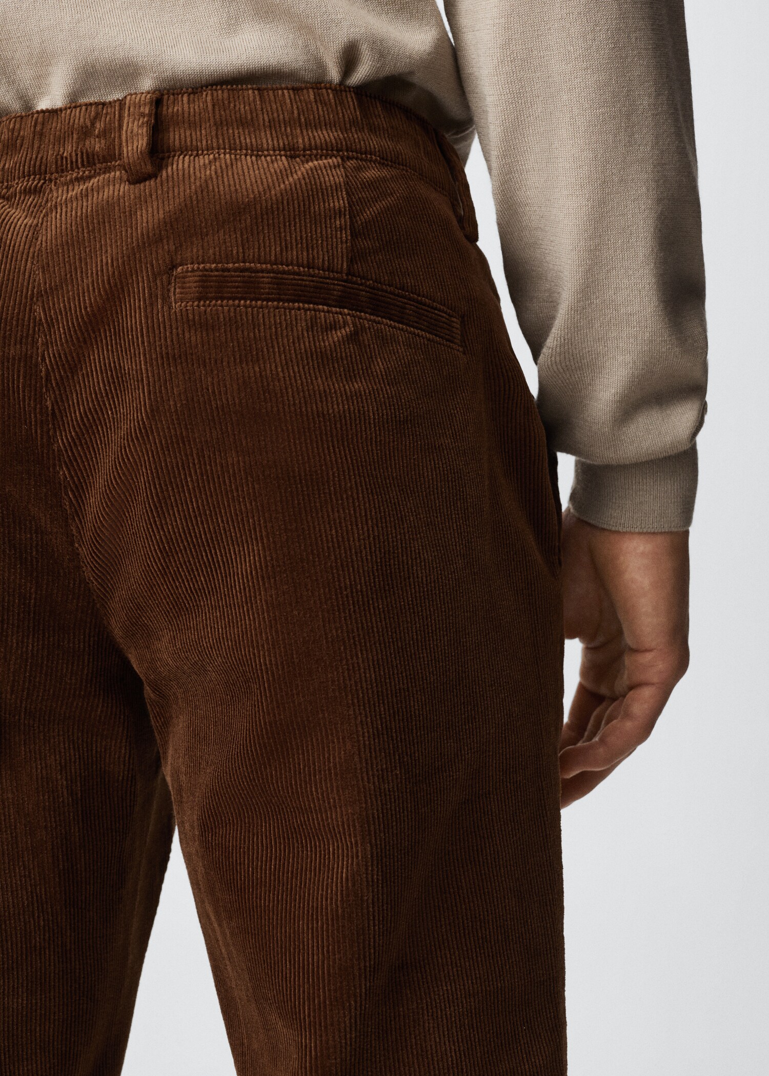 Tapered cropped corduroy trousers - Details of the article 3