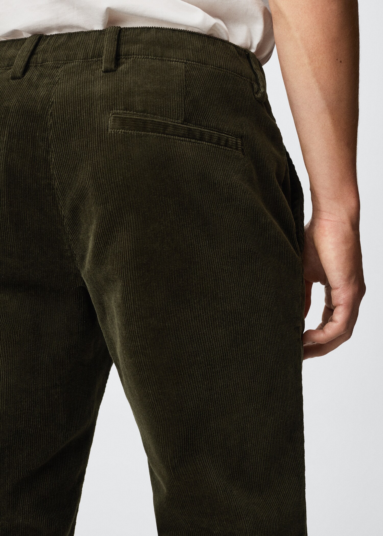 Tapered cropped corduroy trousers - Details of the article 3
