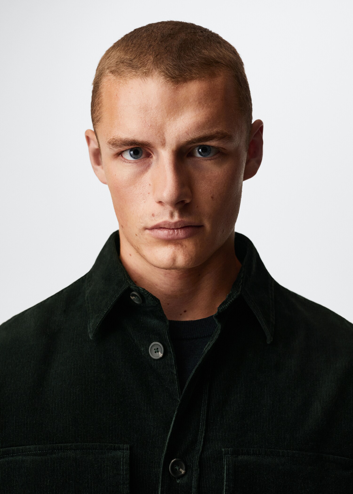 Corduroy pockets overshirt  - Details of the article 1