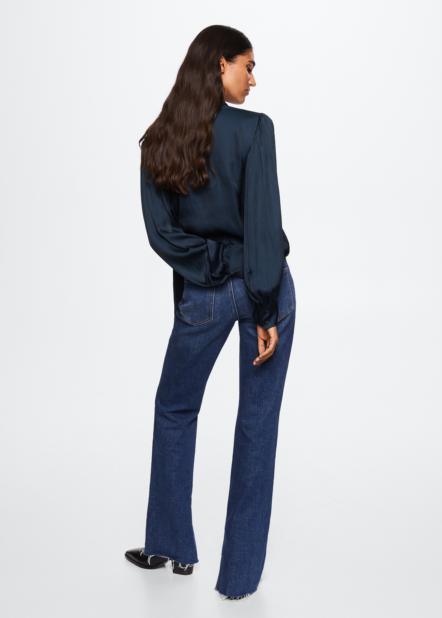 Lace flowy blouse - Reverse of the article