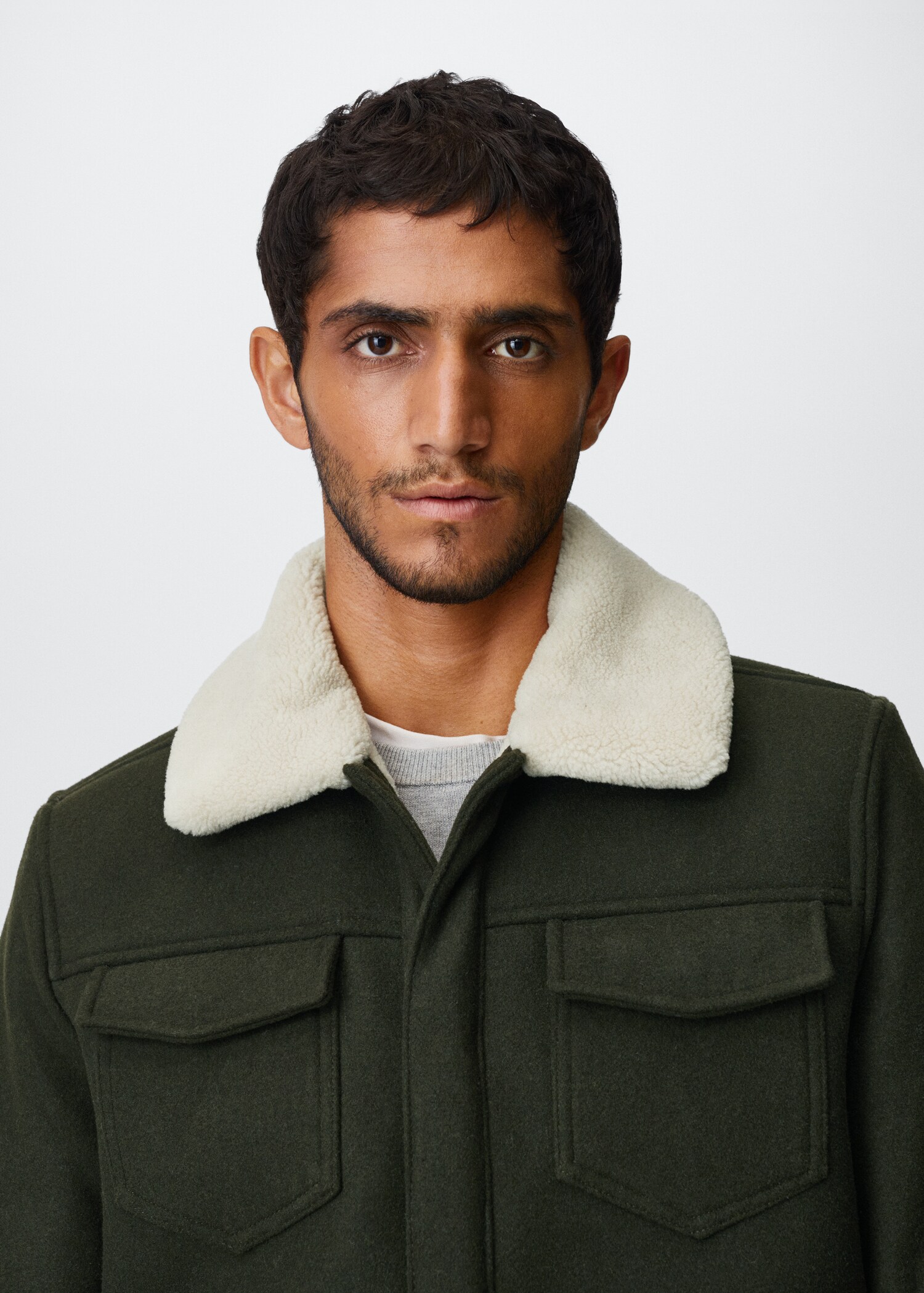 Wool jacket with shearling-effect collar - Details of the article 4