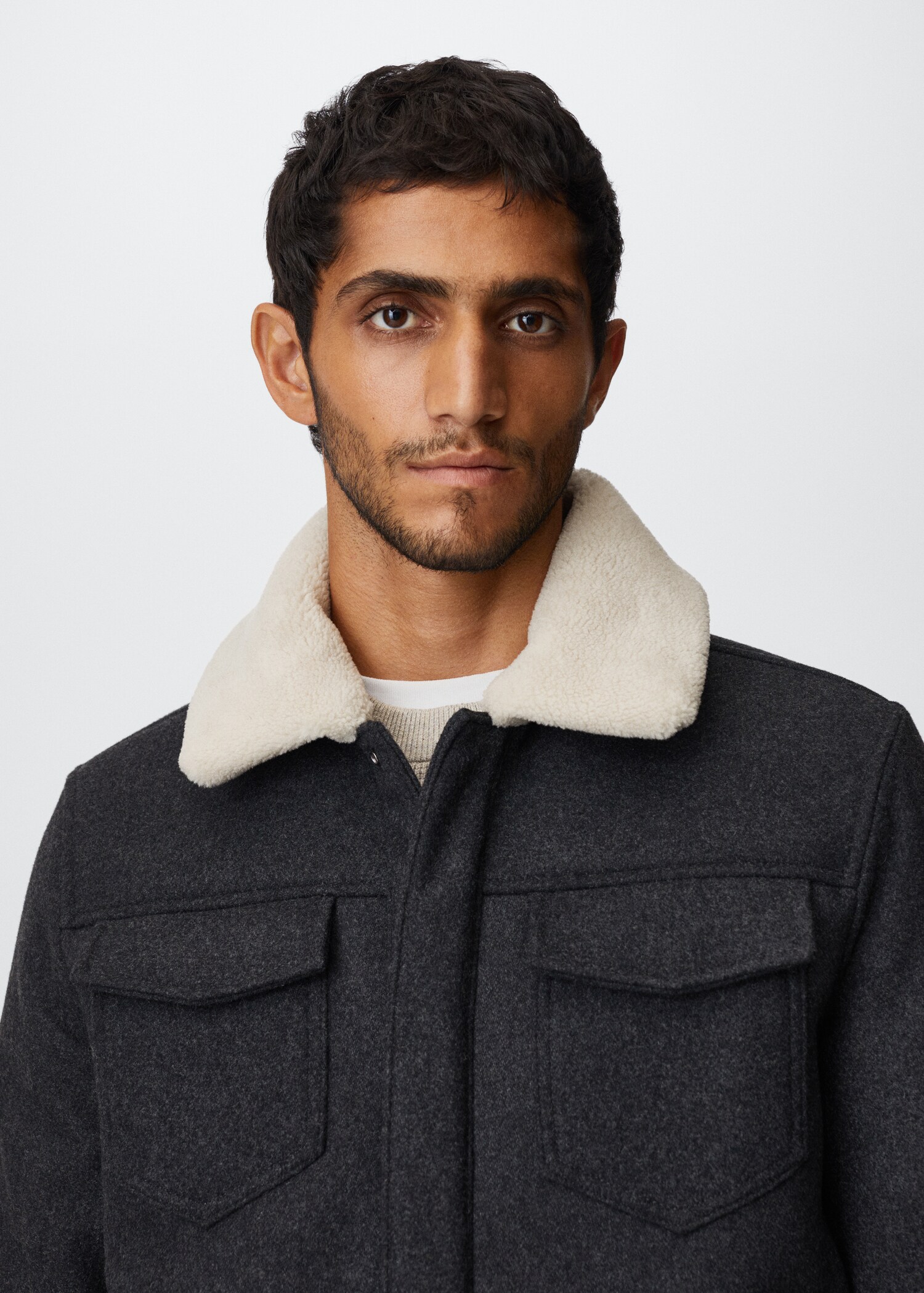 Wool jacket with shearling-effect collar - Details of the article 4