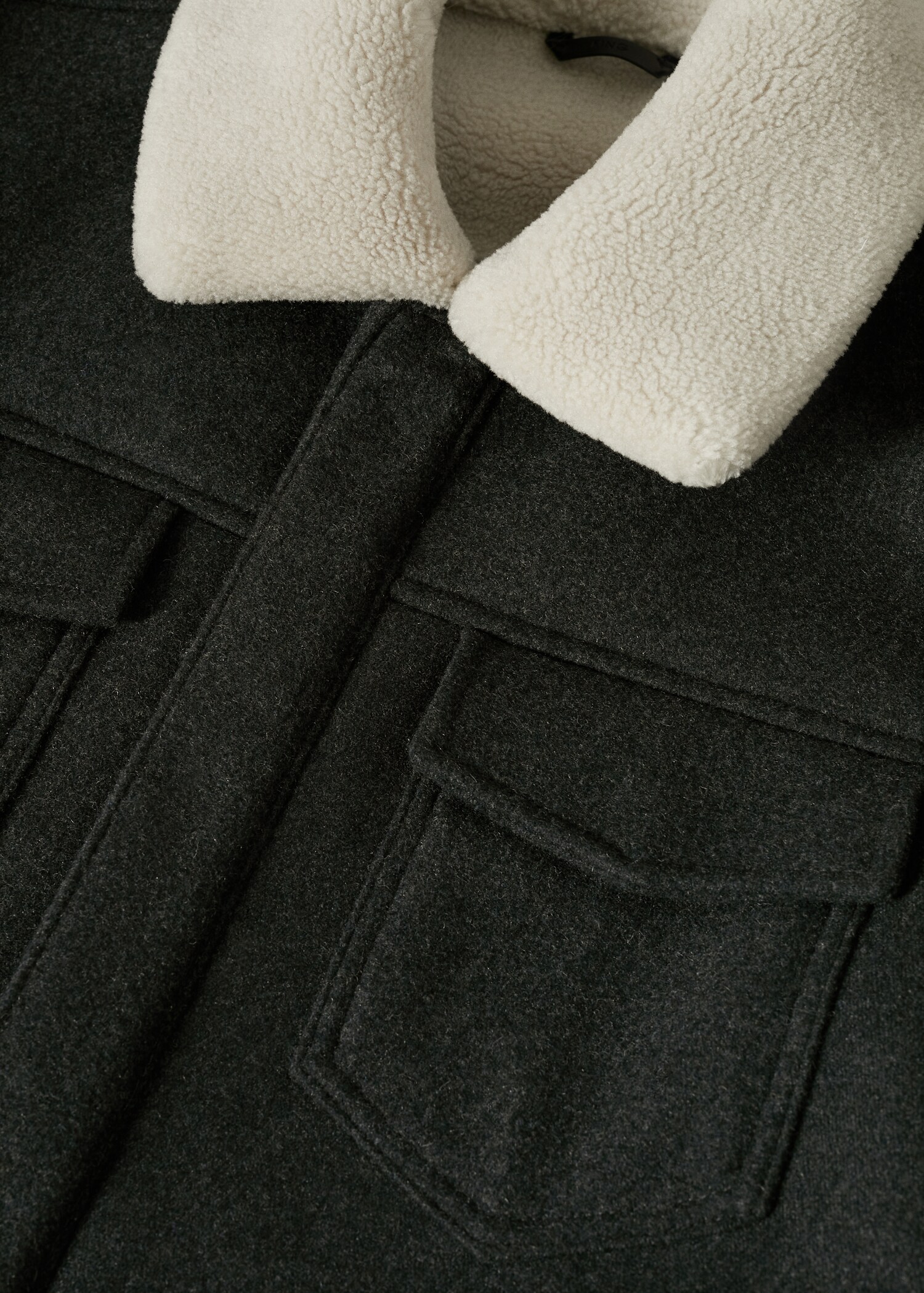 Wool jacket with shearling-effect collar - Details of the article 8