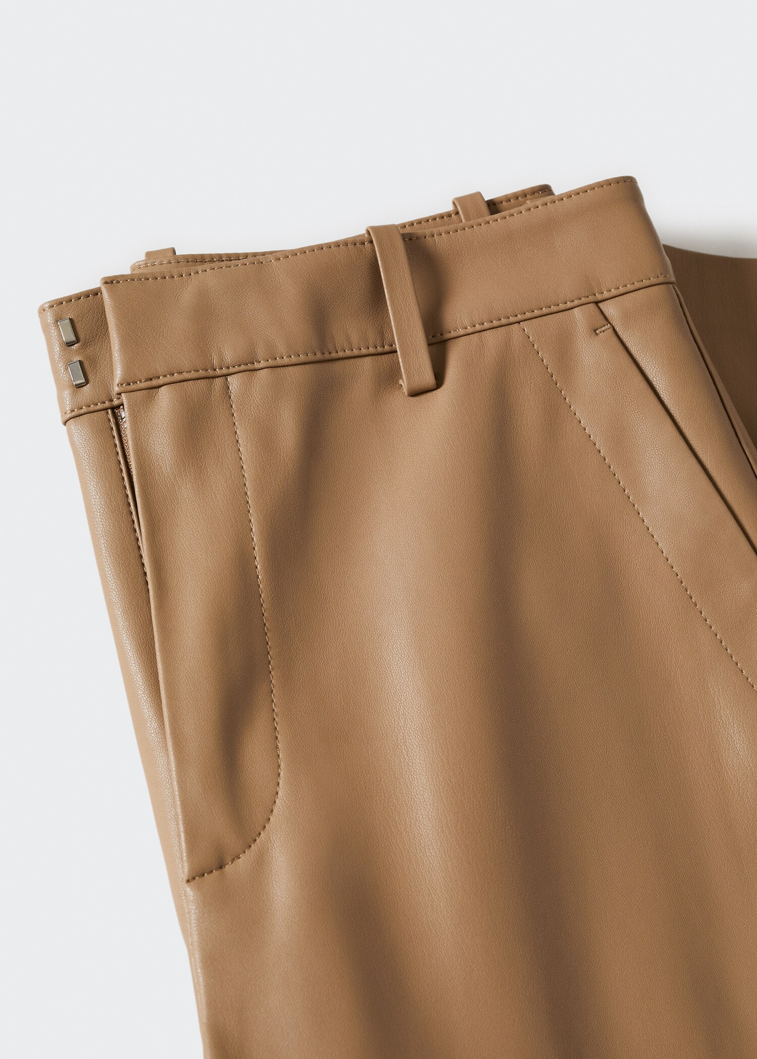 Leather-effect cargo trousers - Details of the article 8