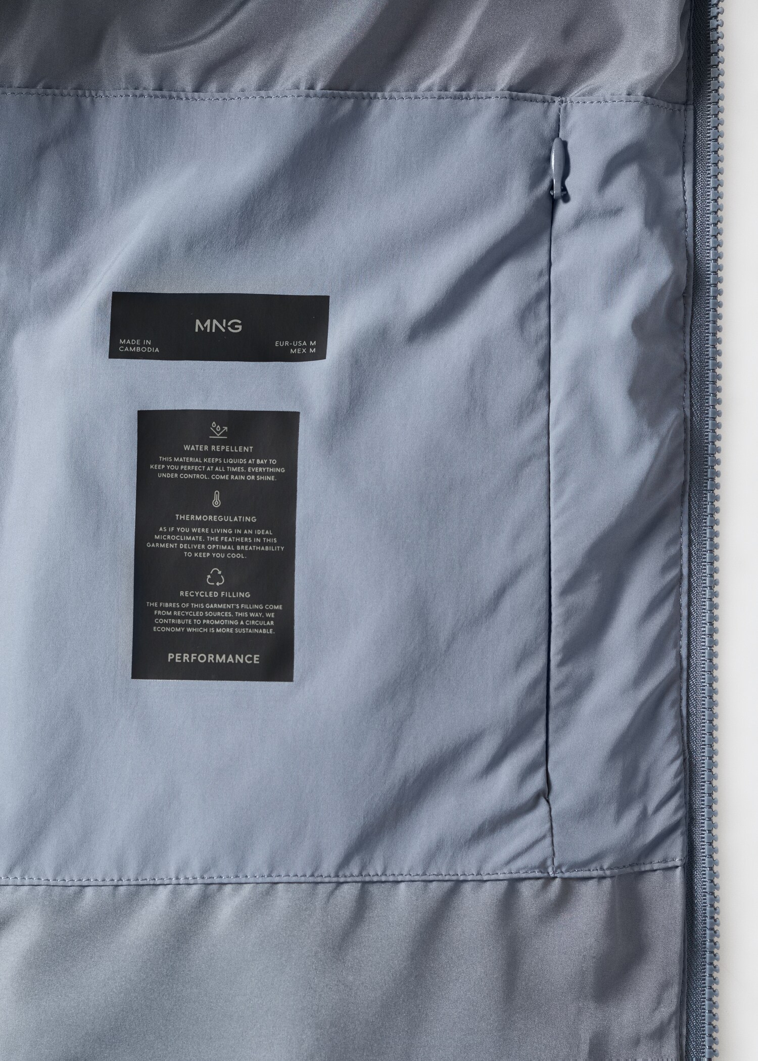 Kurzer thermoregulierender Anorak - Detail des Artikels 8