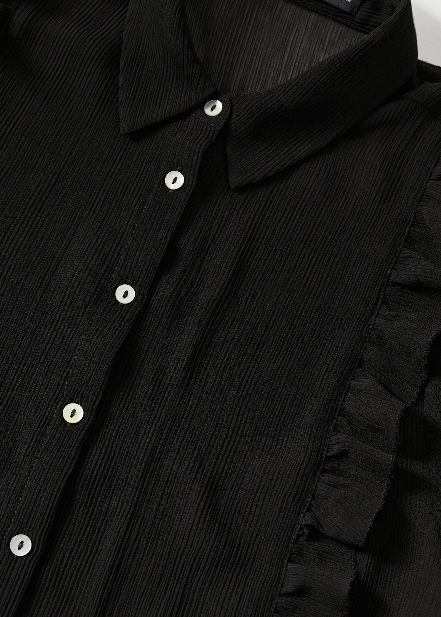 Textured ruffled blouse - Details of the article 8