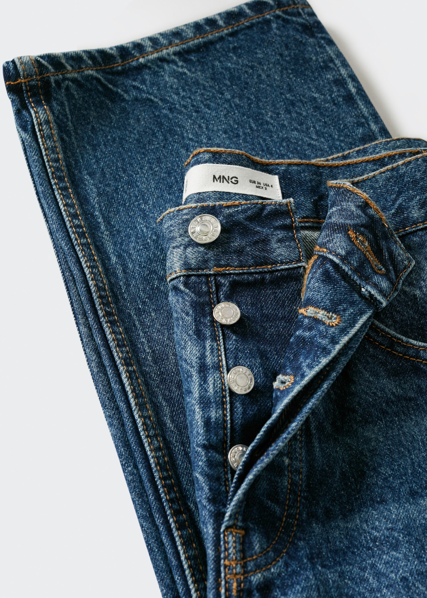 Buttons straight jeans - Details of the article 8