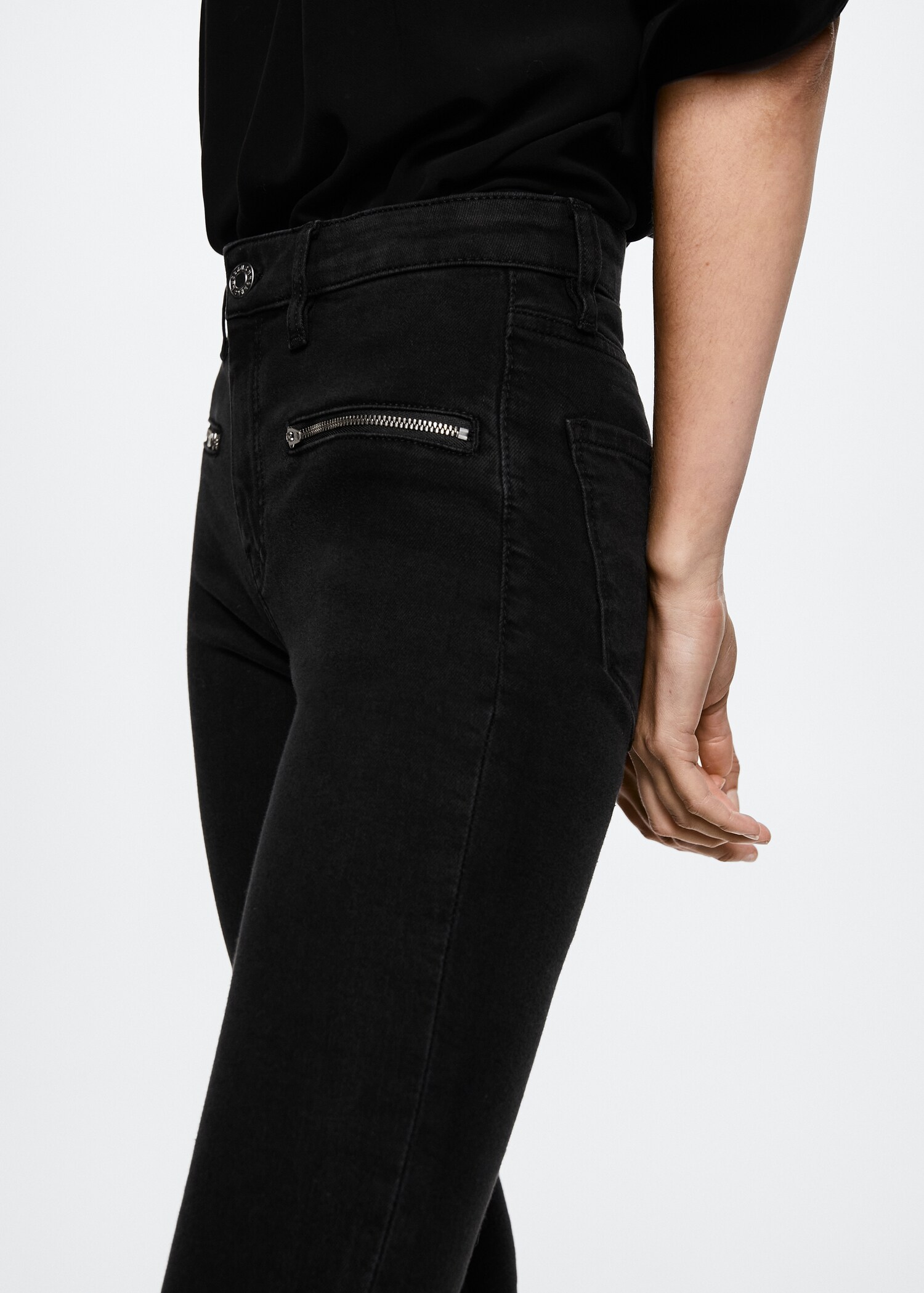 Skinny jeans in bikerstijl - Detail van het artikel 2