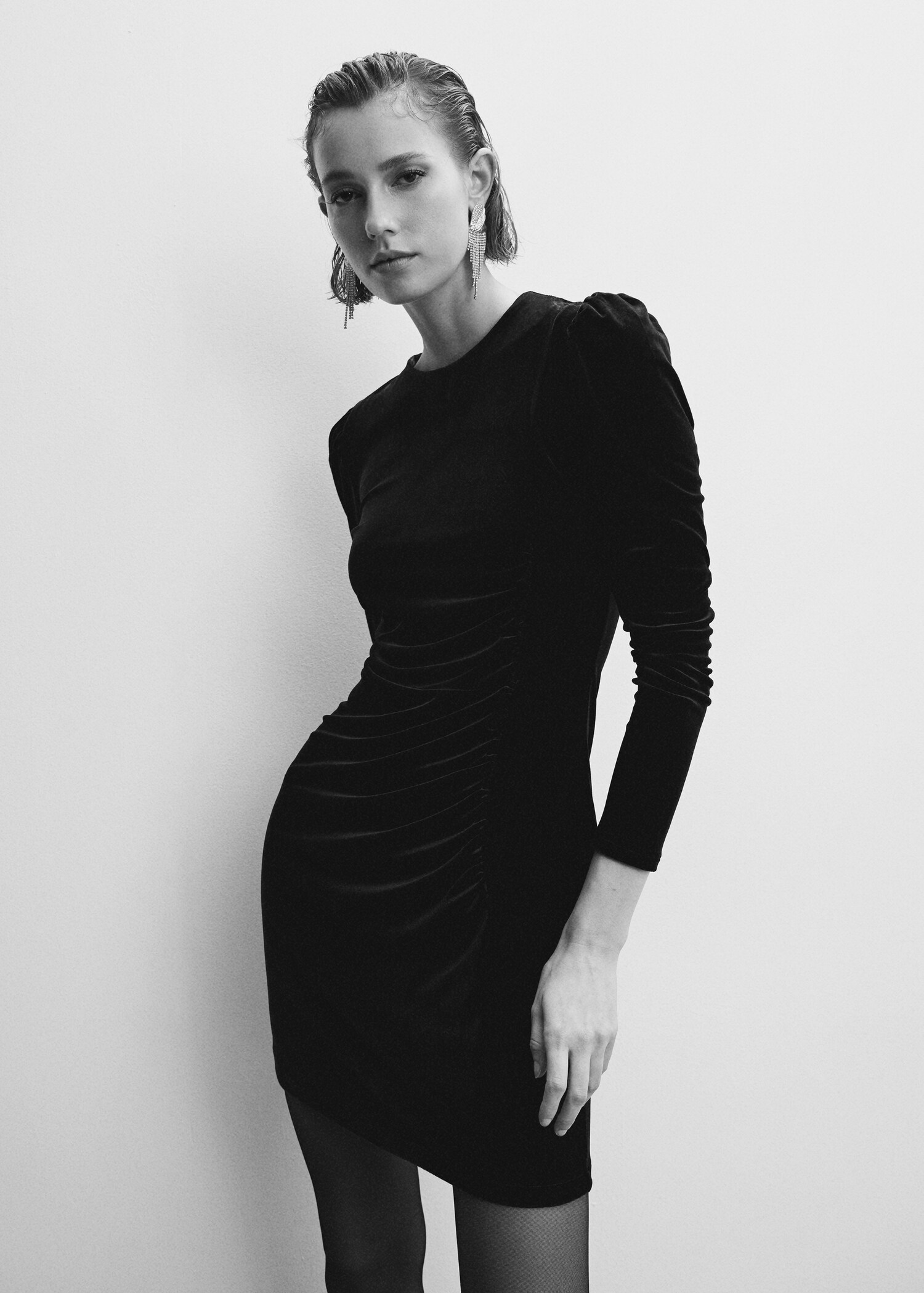 Ruched velvet dress - Details of the article 2