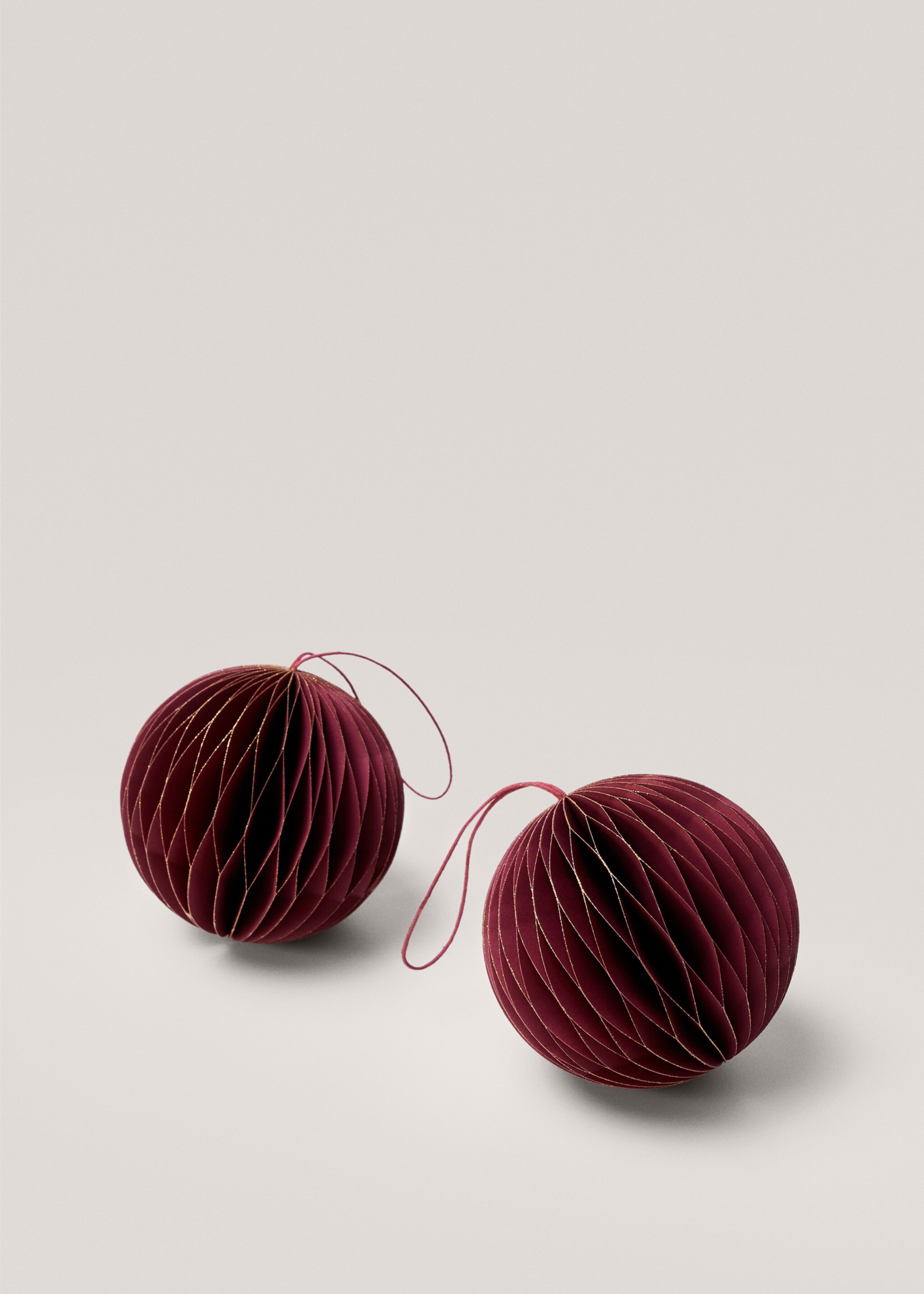 Christmas ball ornament - Details of the article 2
