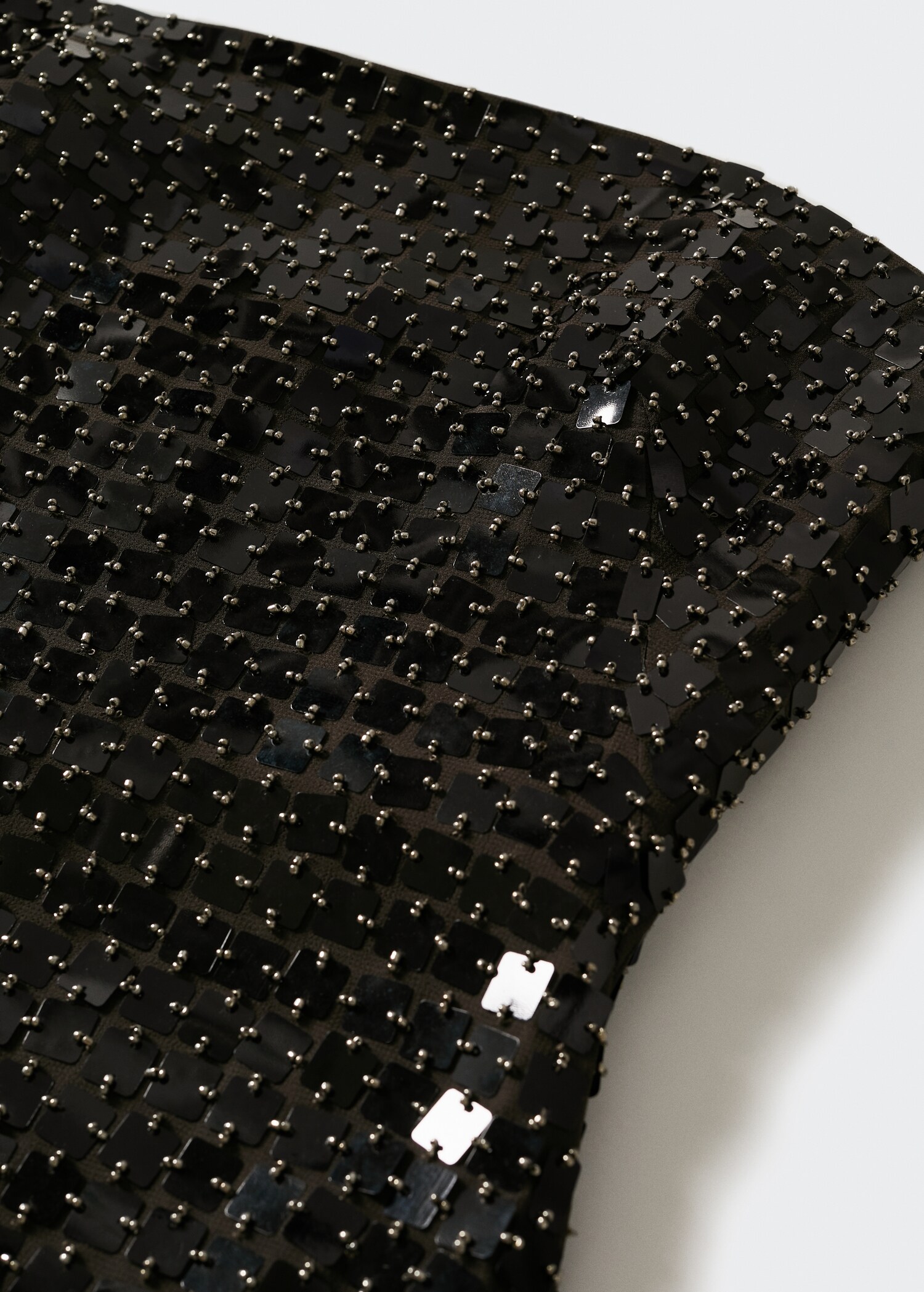 Poloprůhledné krátké šaty s flitry - Detail zboží 8