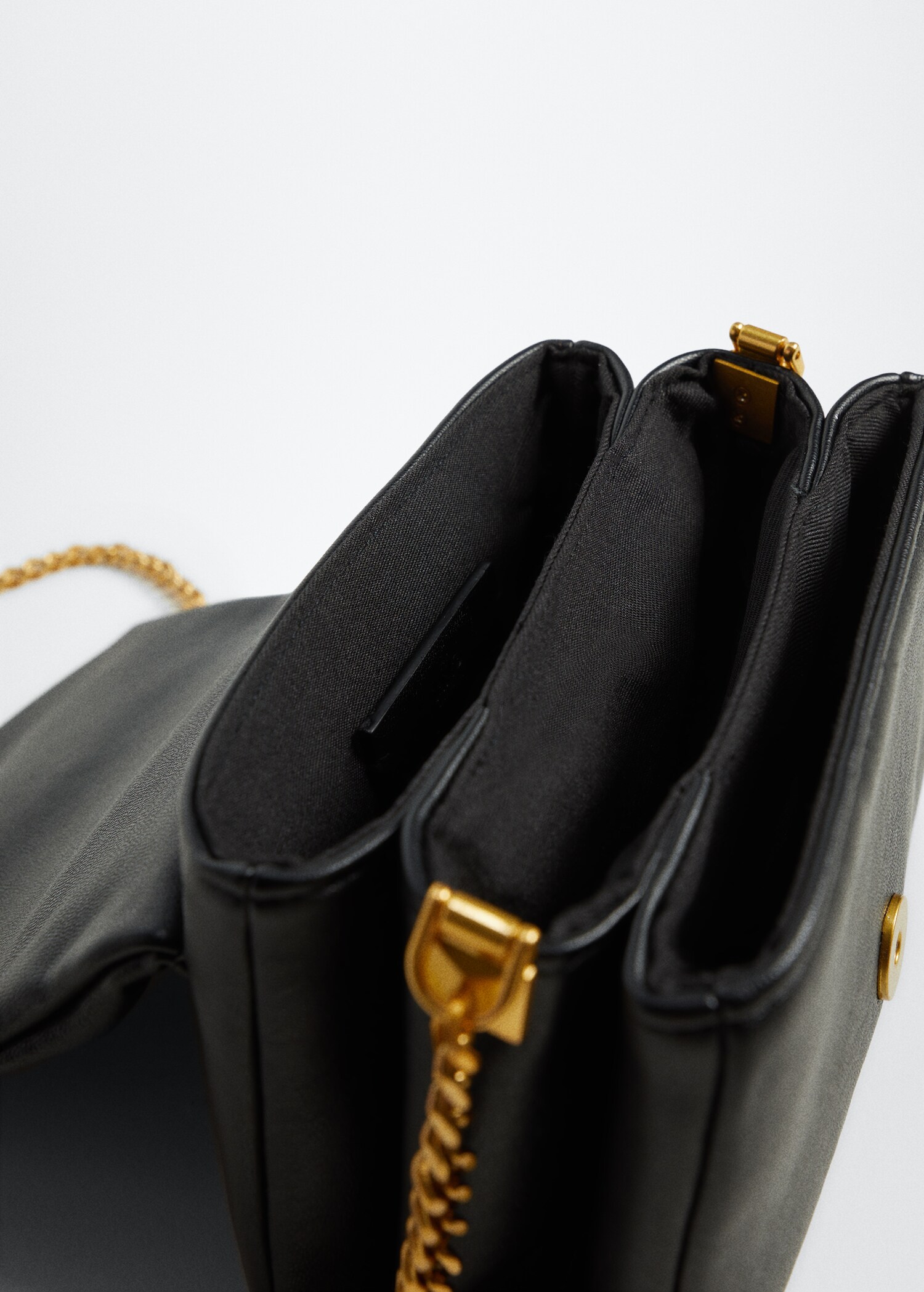 Flap chain bag - Details of the article 2