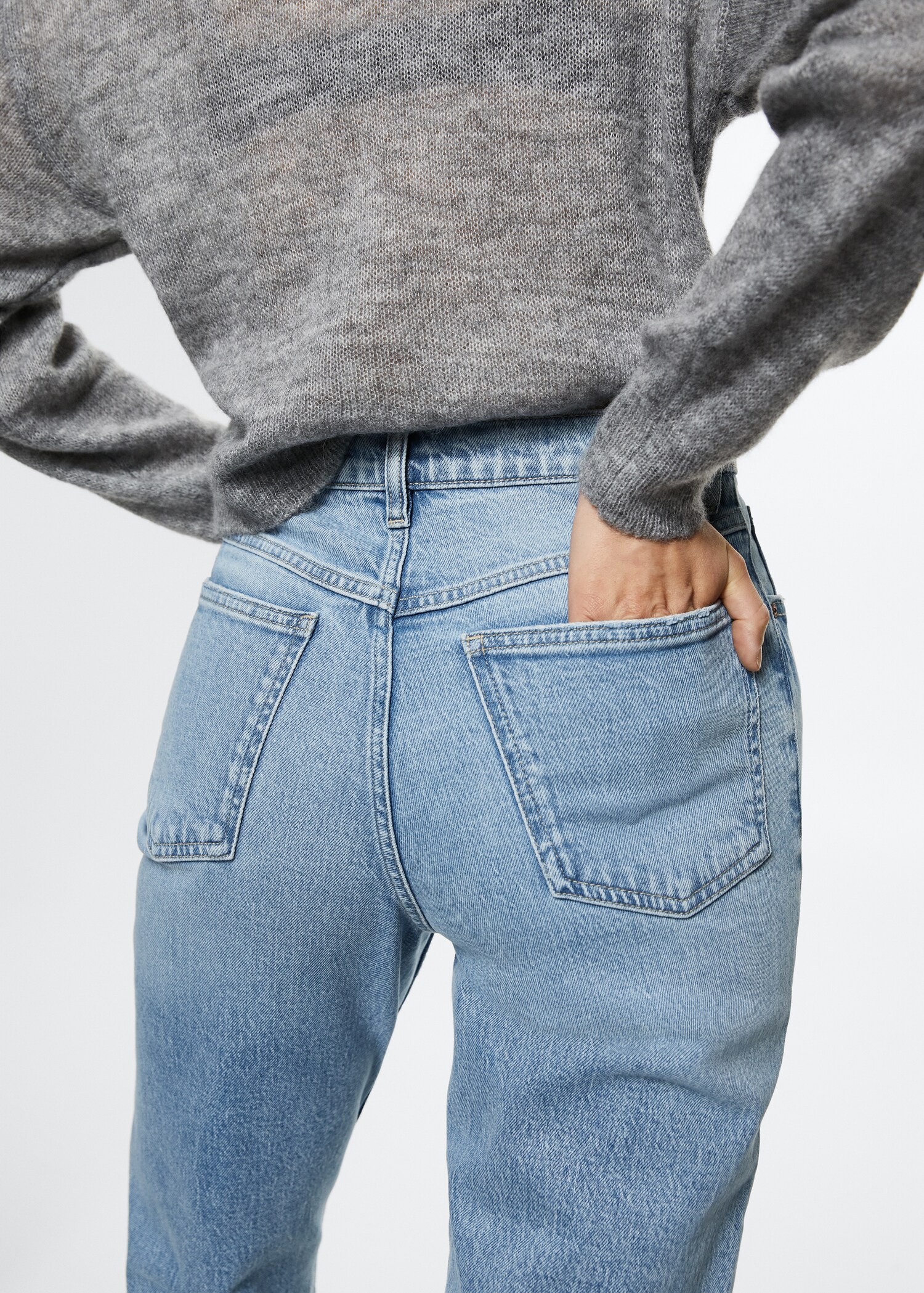 Mom comfort high-rise jeans - Details of the article 2