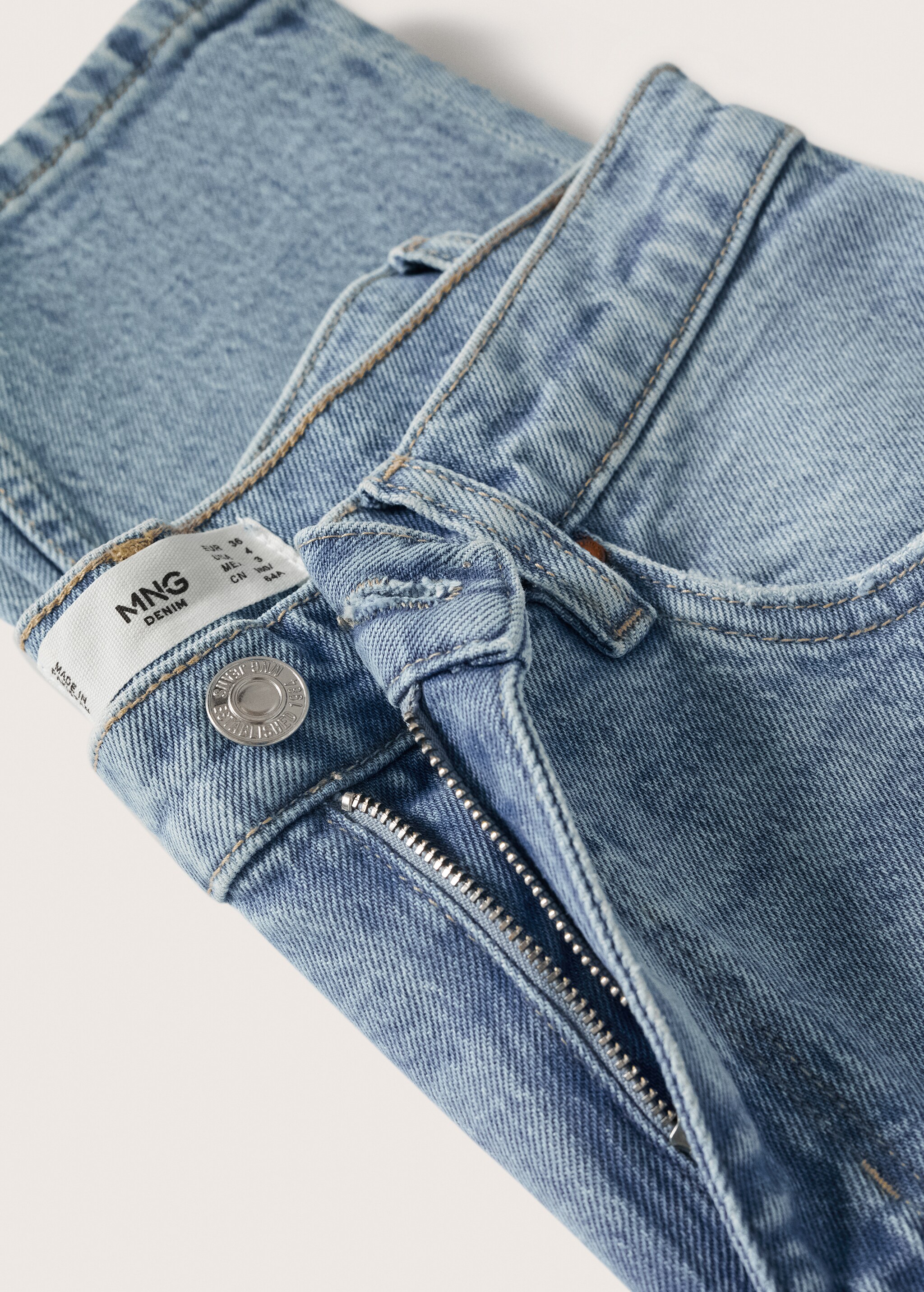 Jeans mom confort tiro alto - Detalle del artículo 8