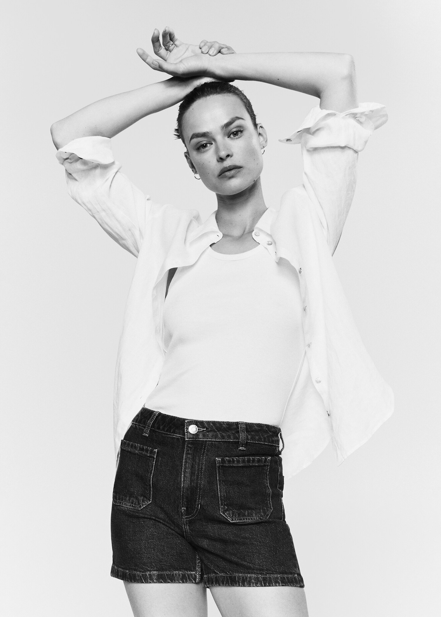 Slim denim shorts - Details of the article 1