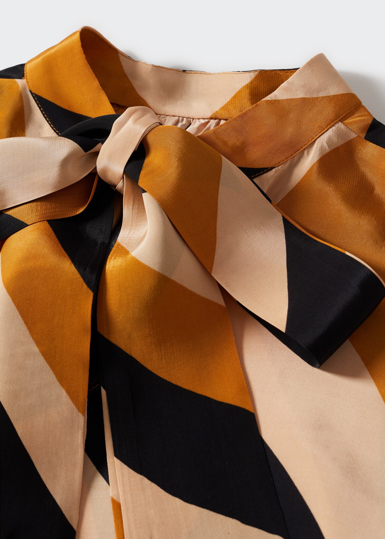 Satin print blouse - Details of the article 8