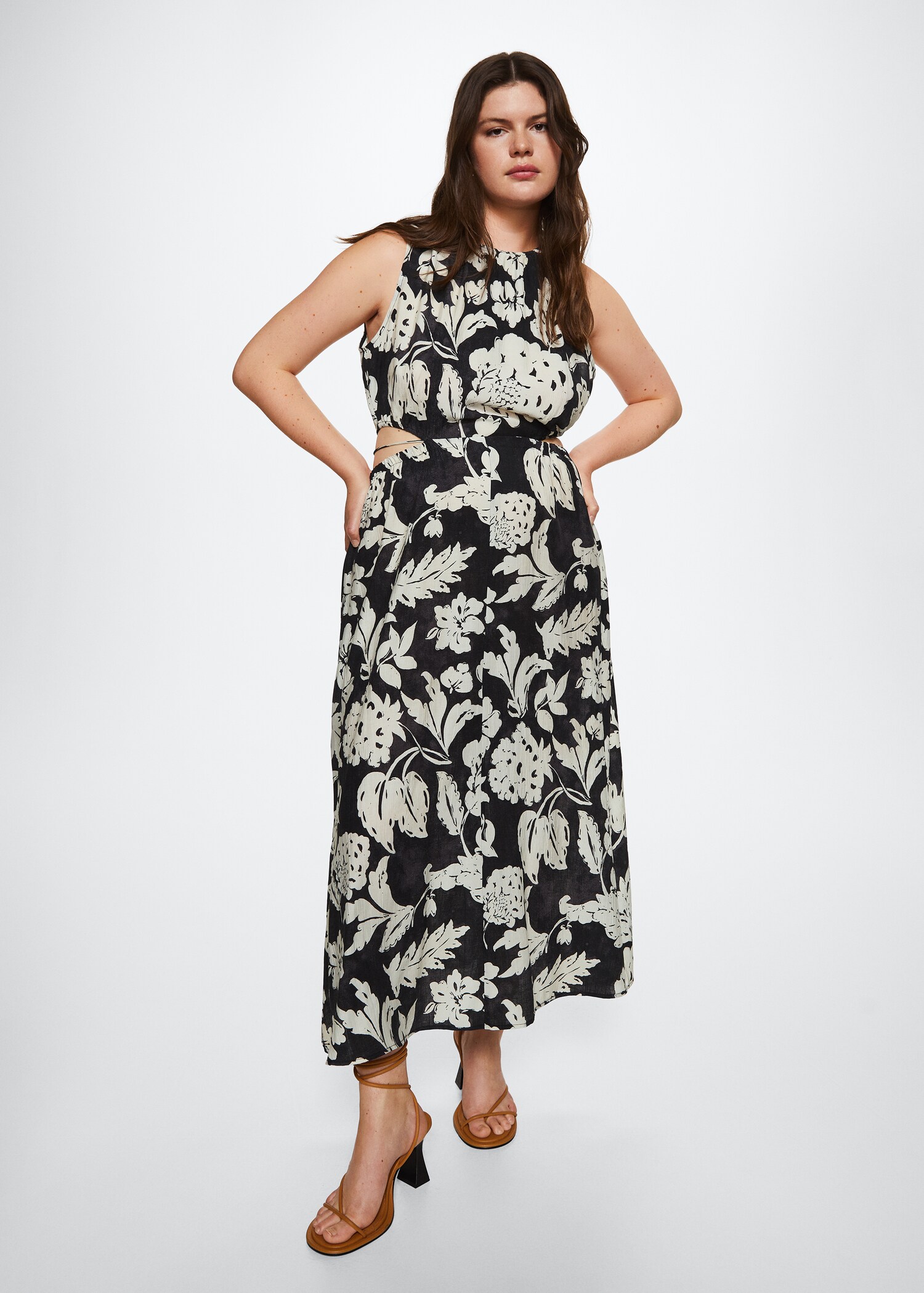 Side slit dress - Details of the article 4