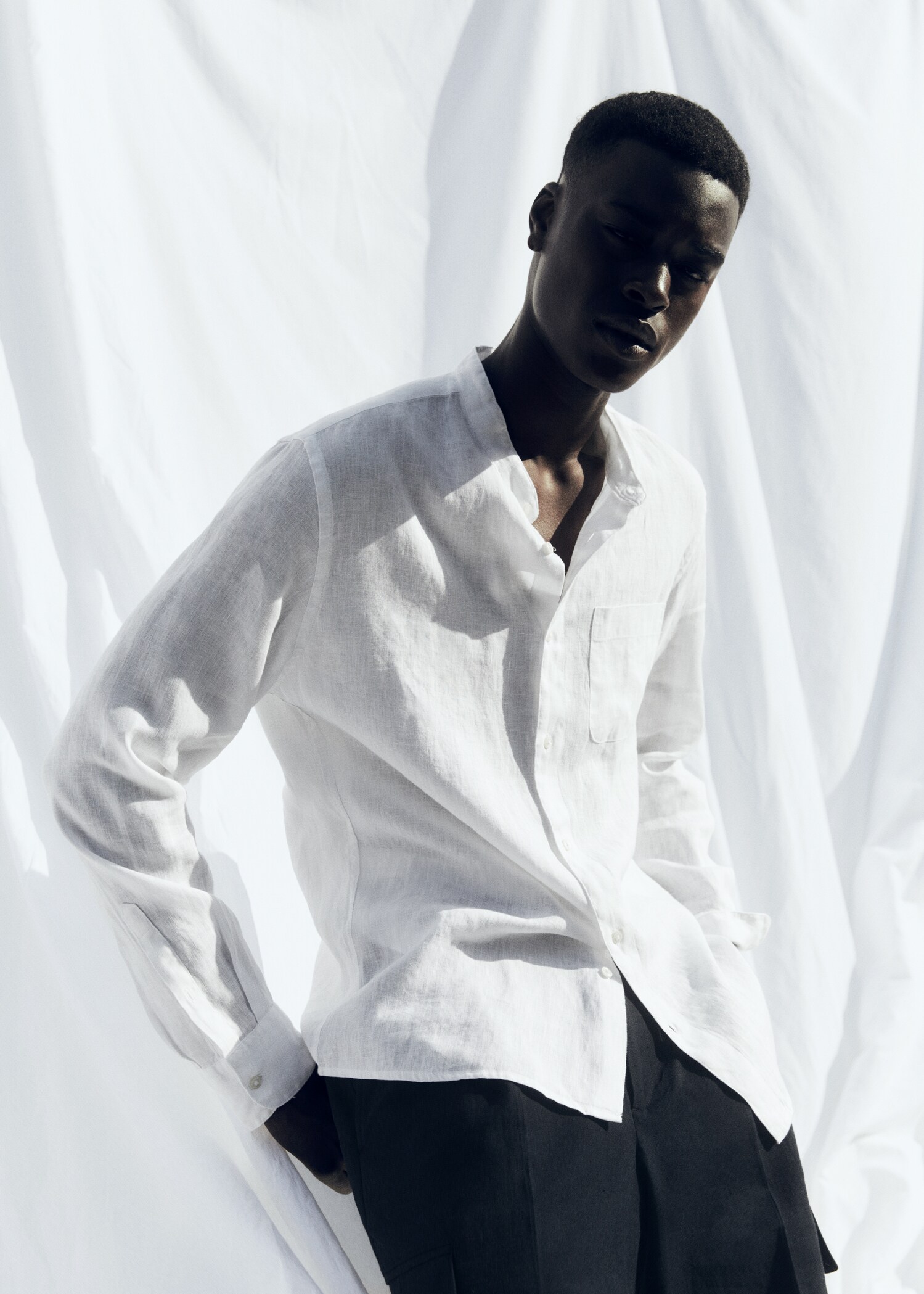 Slim-fit Mao collar linen shirt - Details of the article 5