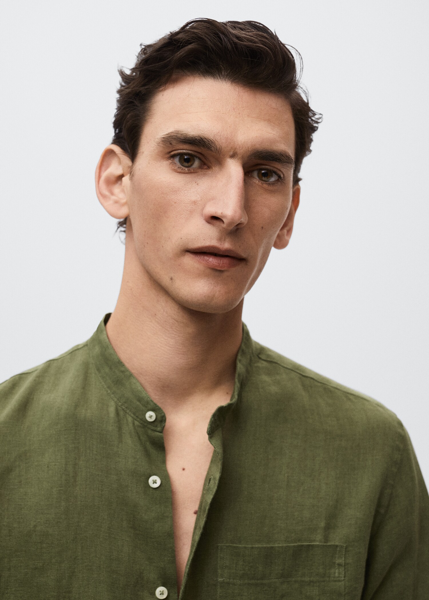 Slim-fit Mao collar linen shirt - Details of the article 1