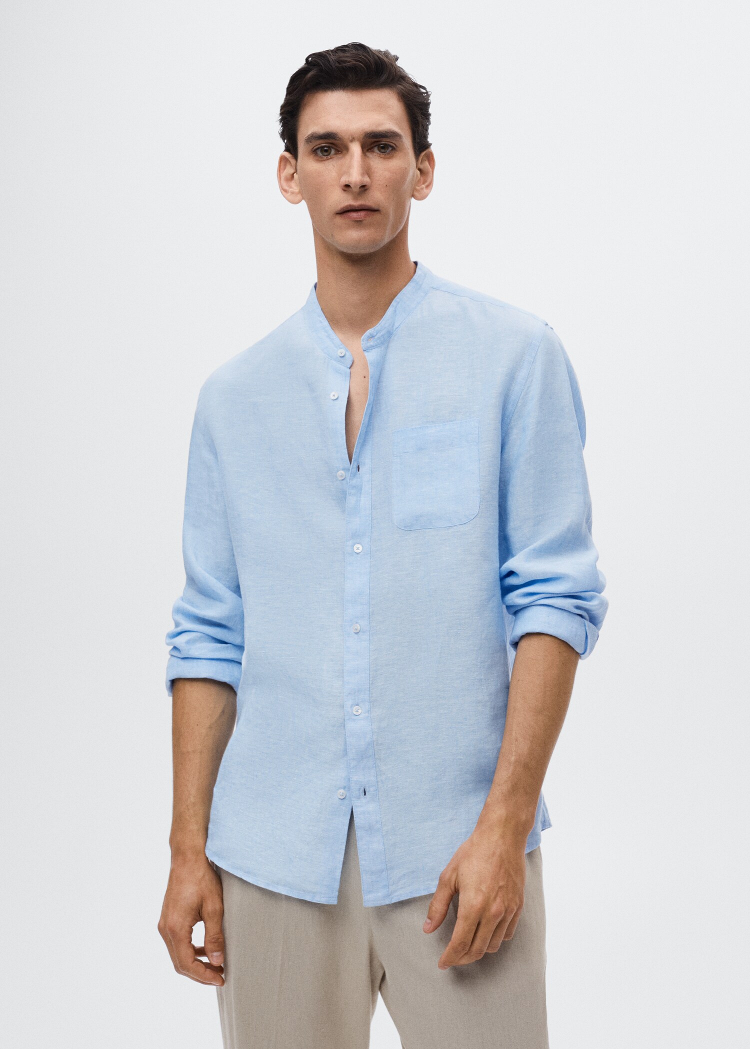 Camisa slim fit lino cuello mao - Plano medio