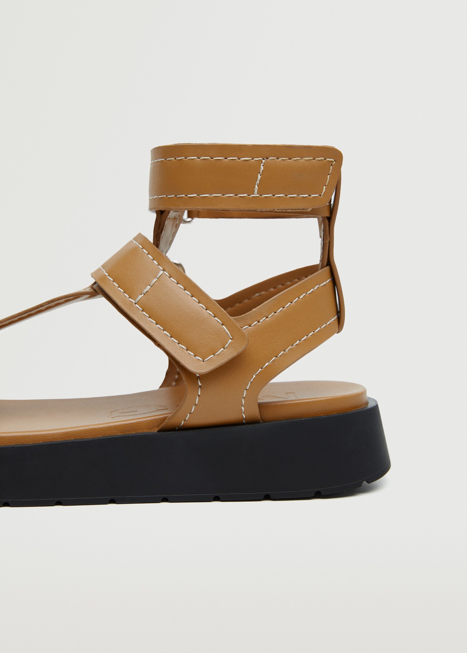 Platform strap sandals - Details of the article 3