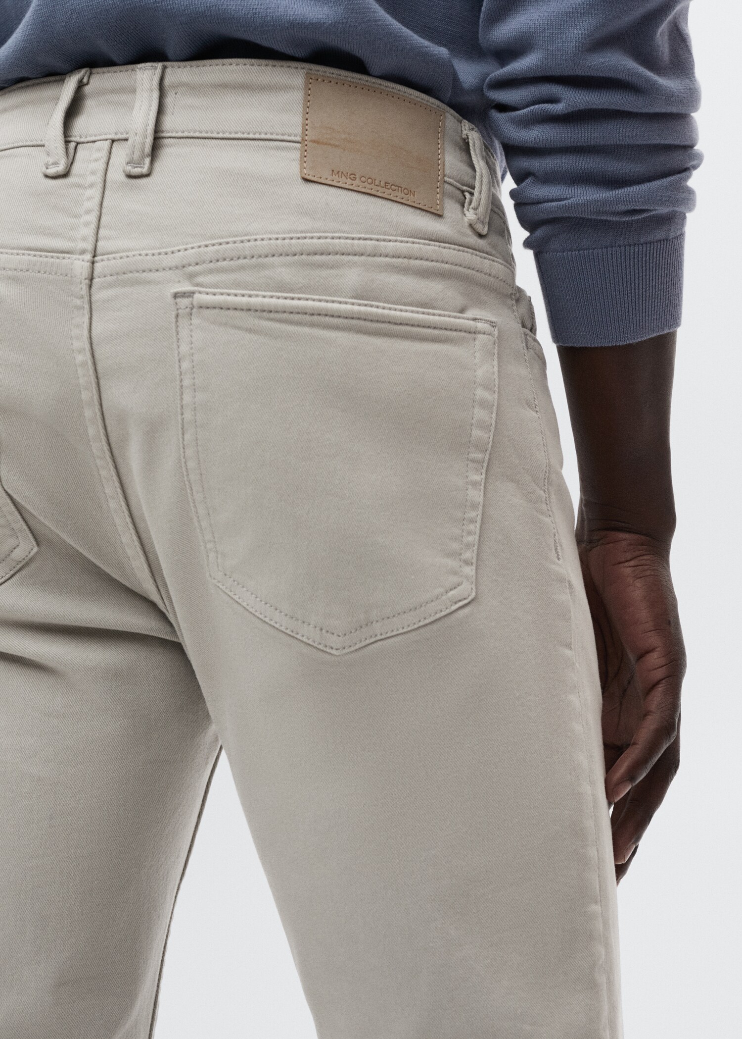 Slim-fit coloured jeans - Details of the article 3