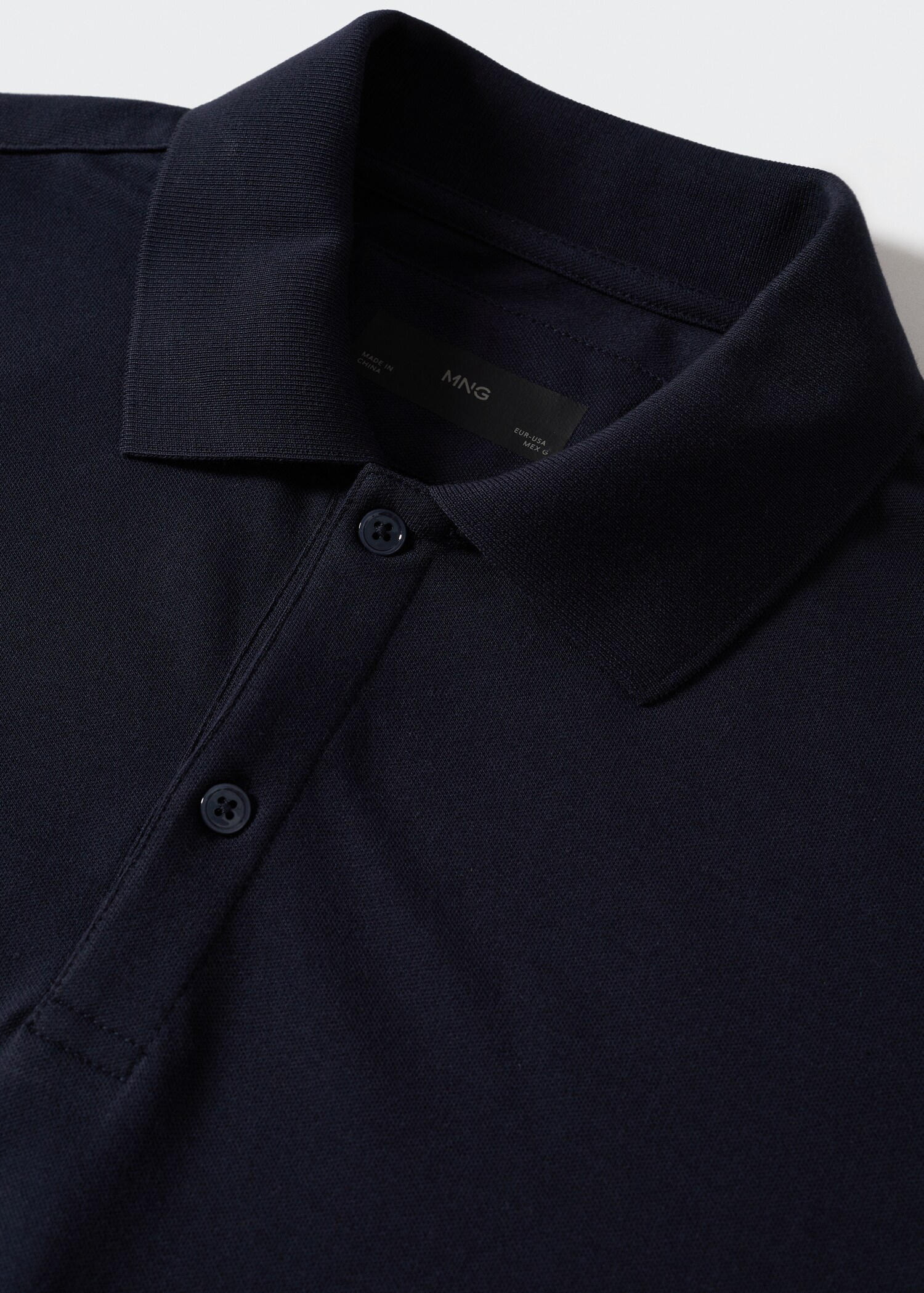 Lightweight piqué polo shirt - Details of the article 8