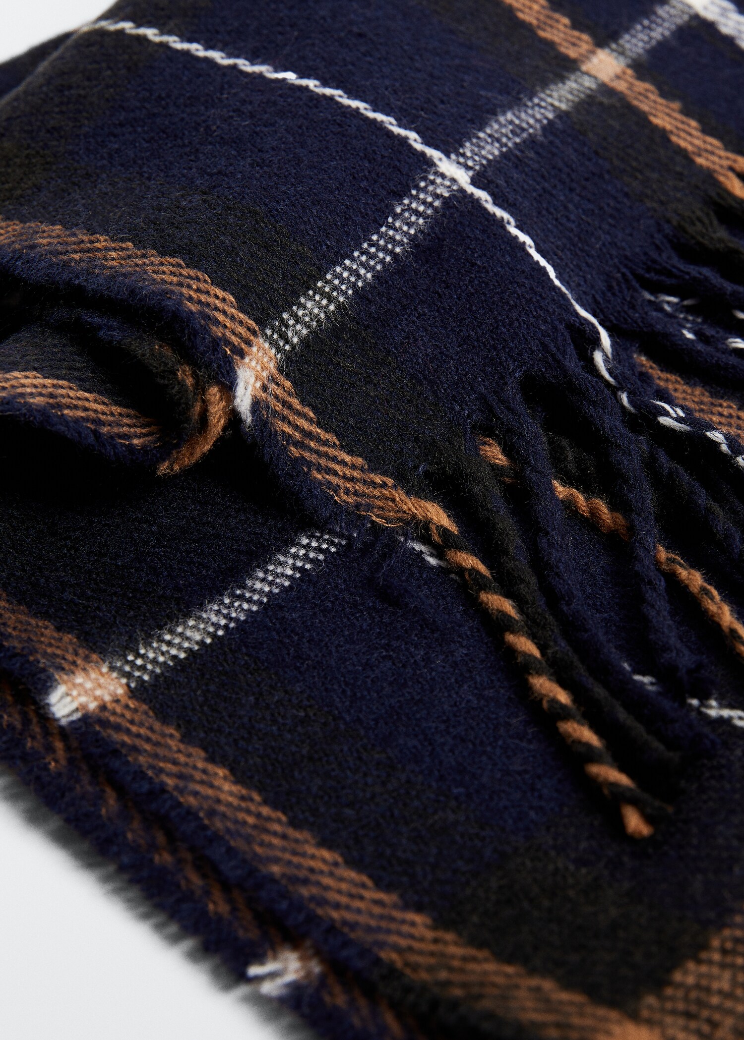 Fringed check scarf - Details of the article 2