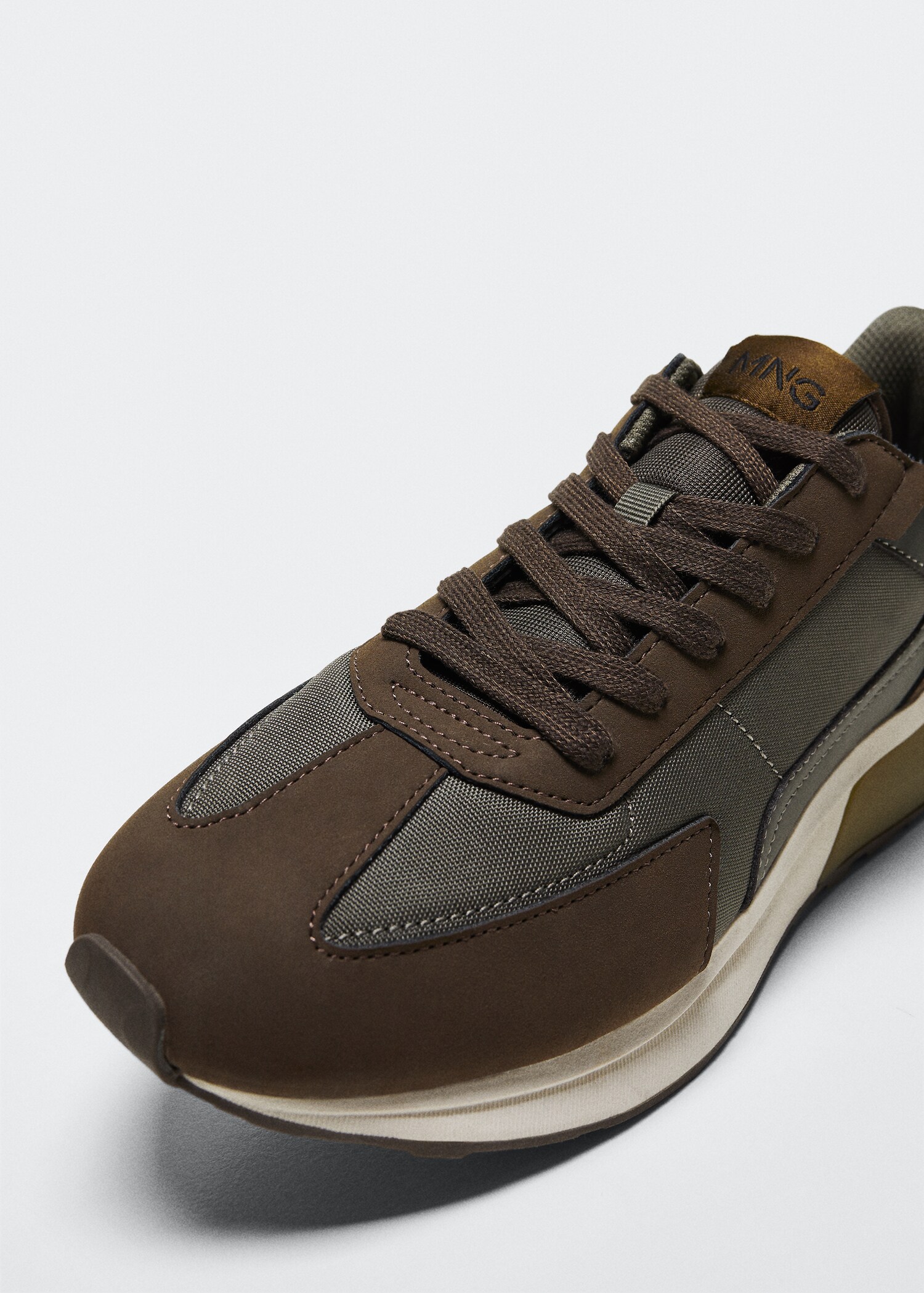 Volume sole sneakers - Medium plane