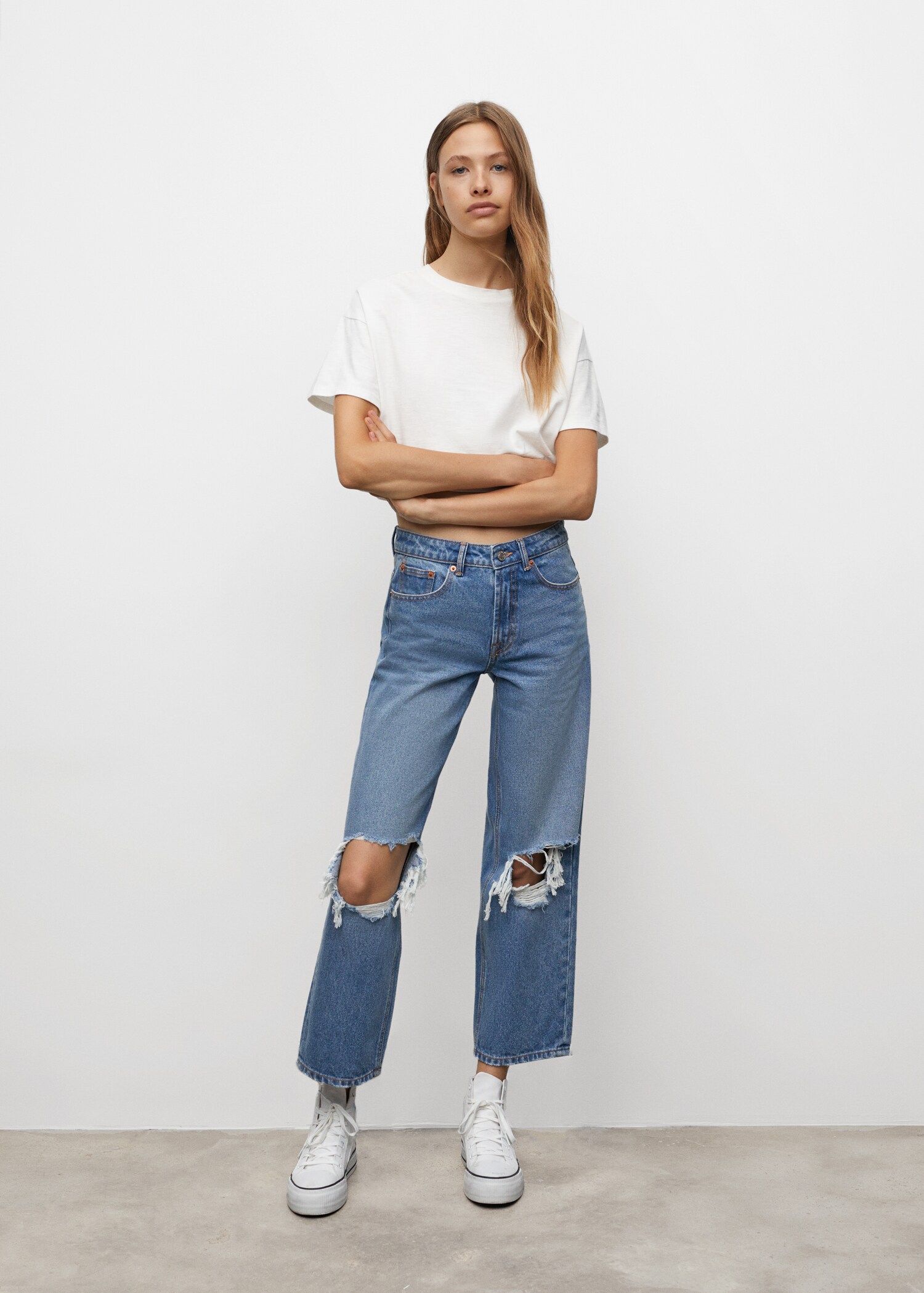 Jeans wideleg rotos decorativos - Plano medio