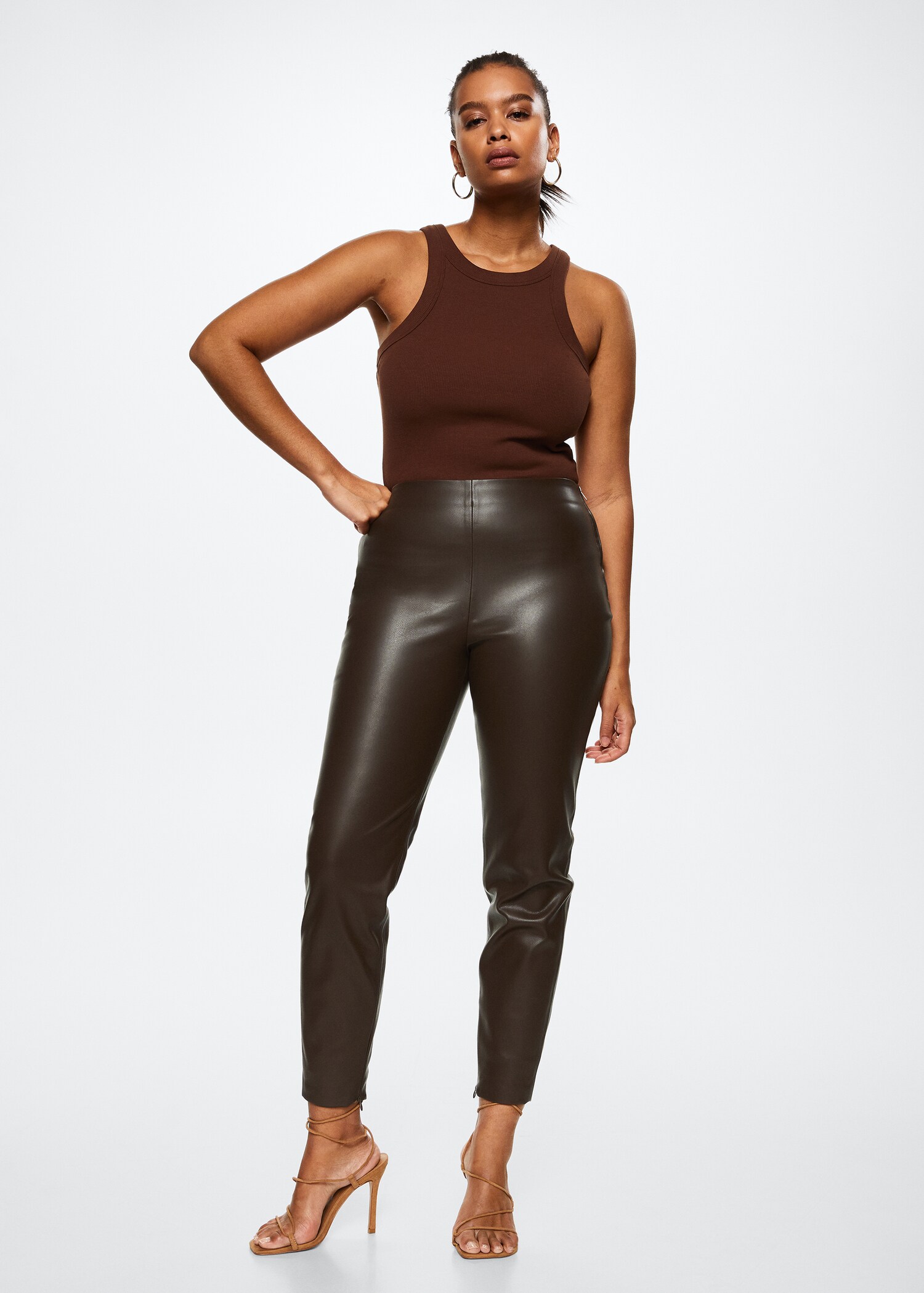 Leather-effect leggings with split hems - Details of the article 4