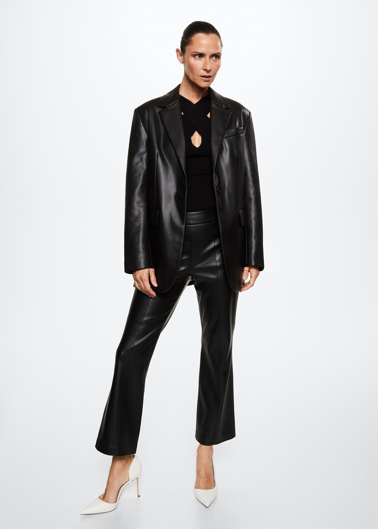 Leather-effect straight trousers - Details of the article 6