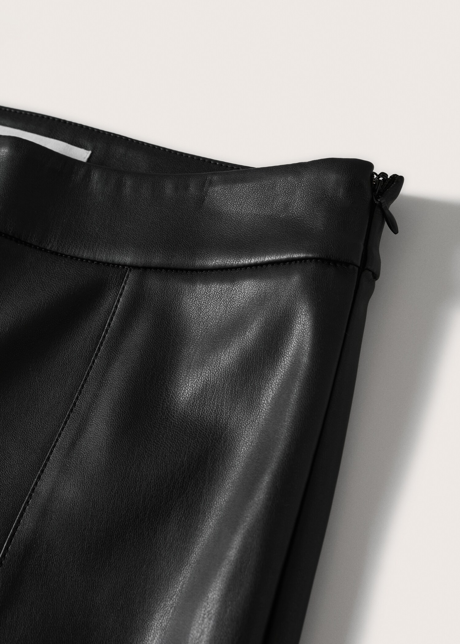 Leather-effect straight trousers - Details of the article 8