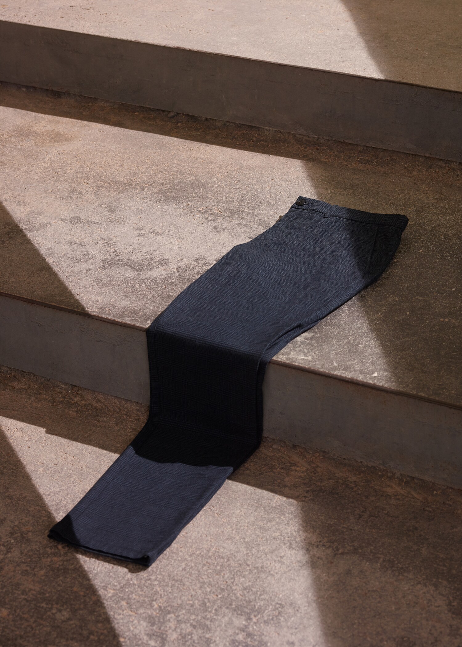 Pantalon slim fit à carreaux en coton - Détail de l'article 7