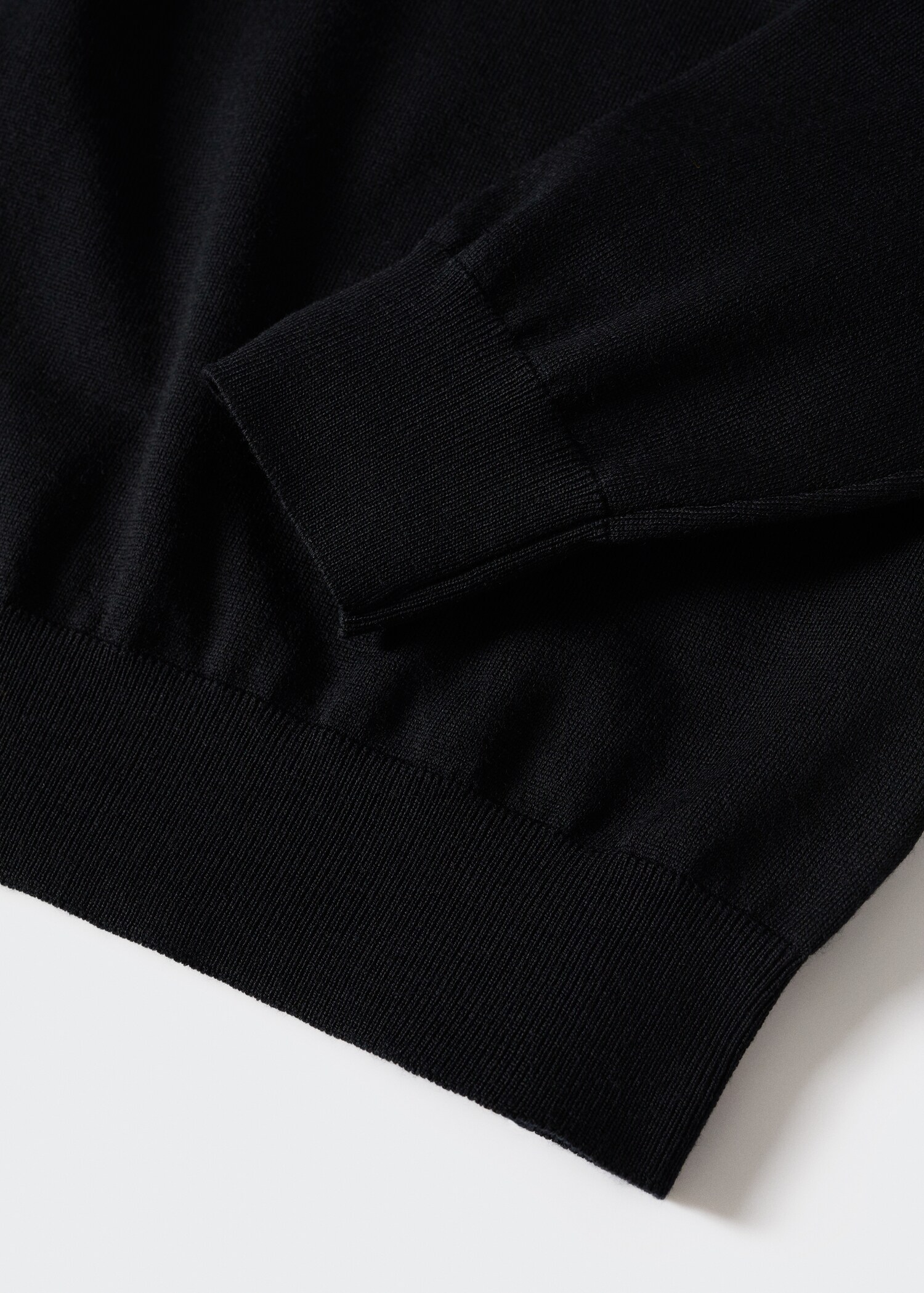 Turtleneck wool sweater - Details of the article 8