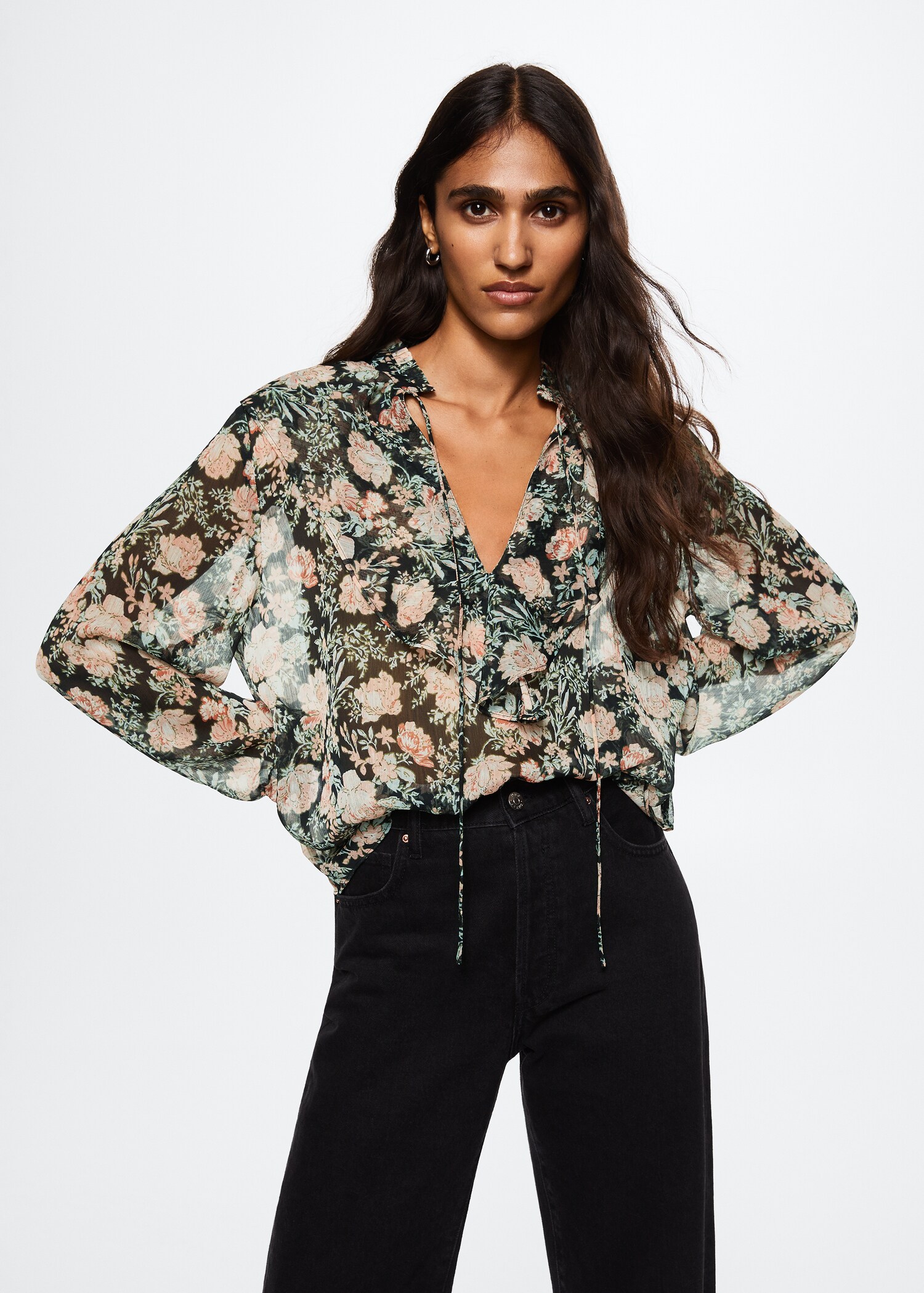 Bluse mit Blumenmuster - Mittlere Ansicht