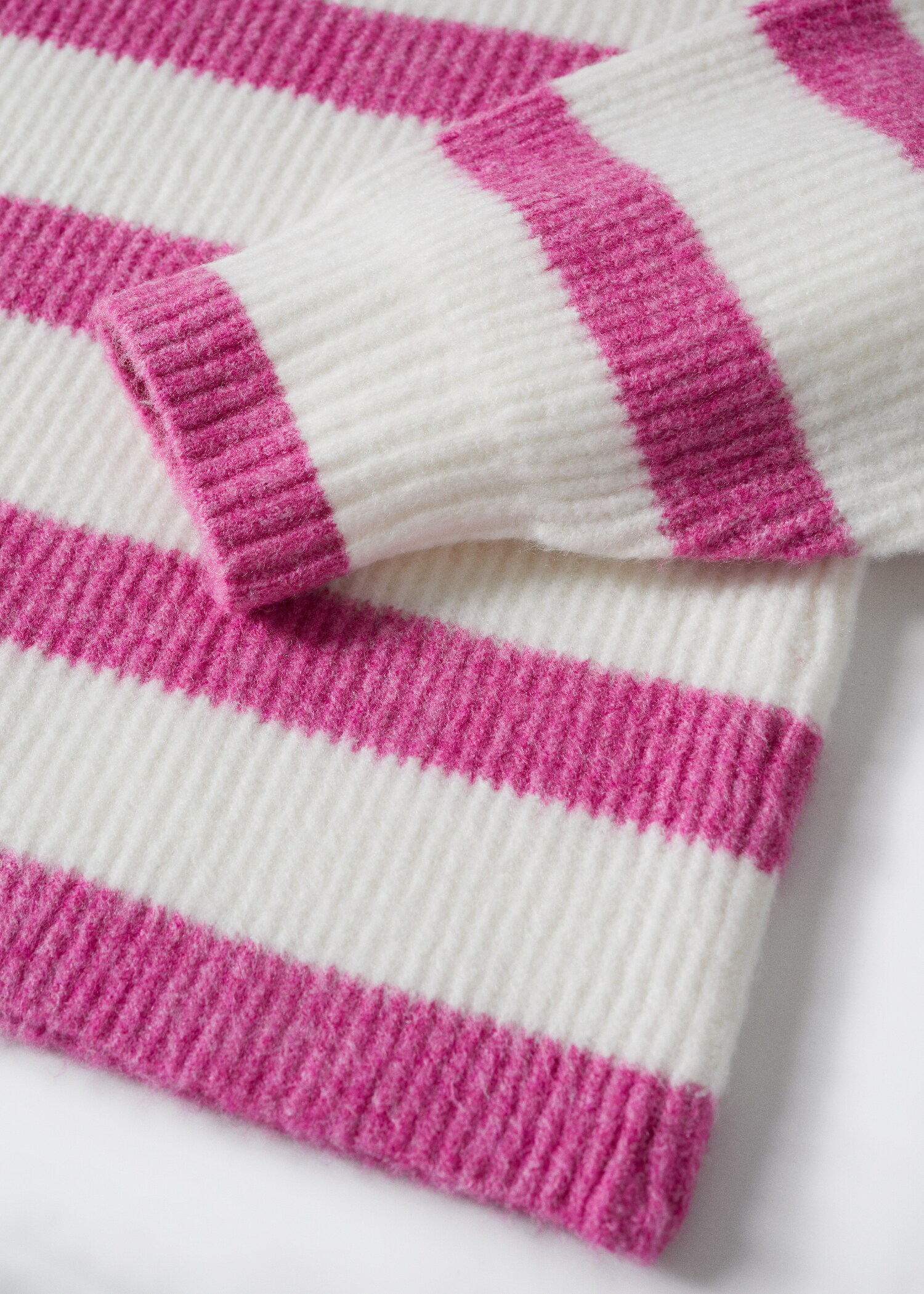 Gestreifter Rollkragenpullover - Detail des Artikels 8