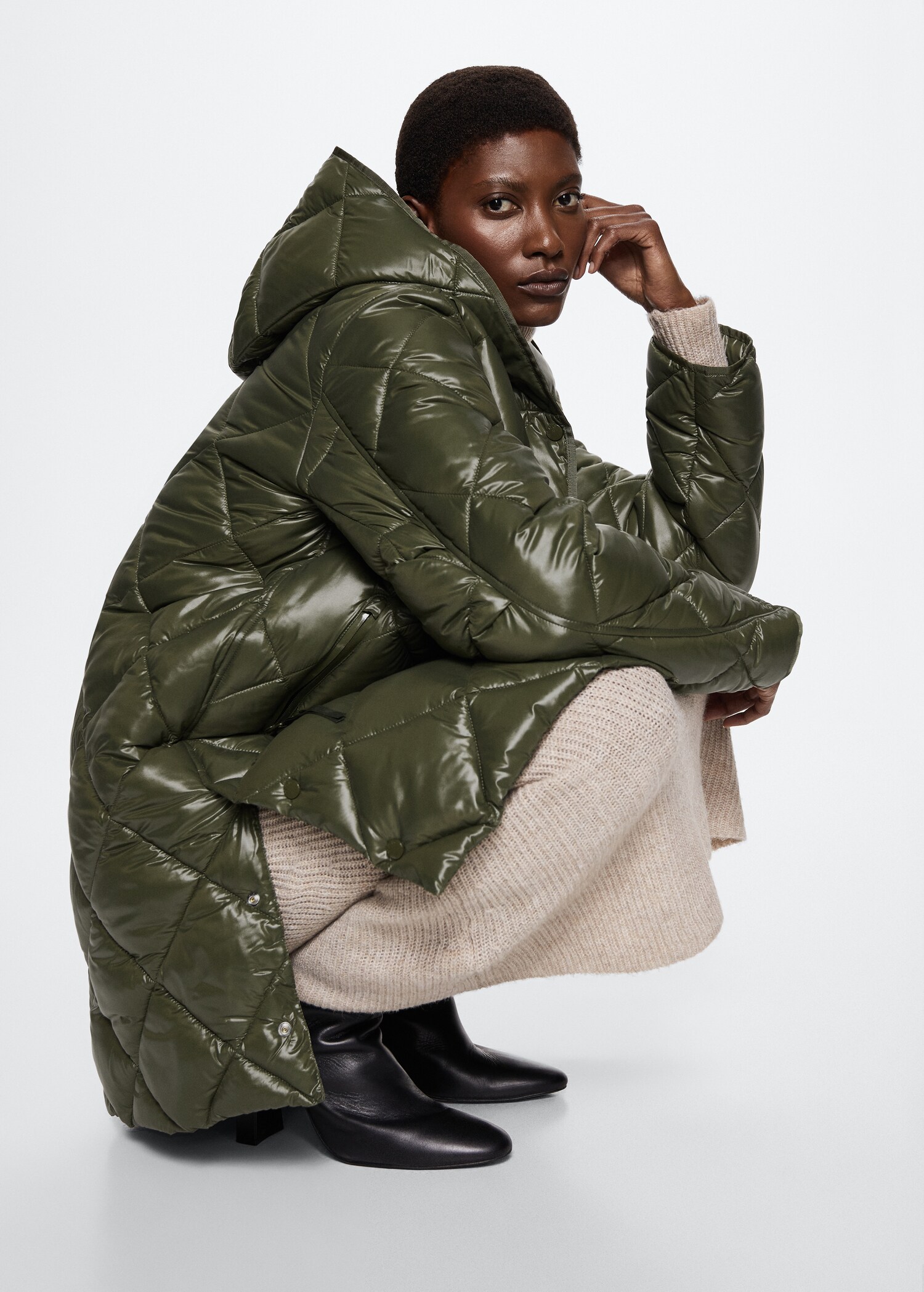 Hood quilted coat - Details of the article 2