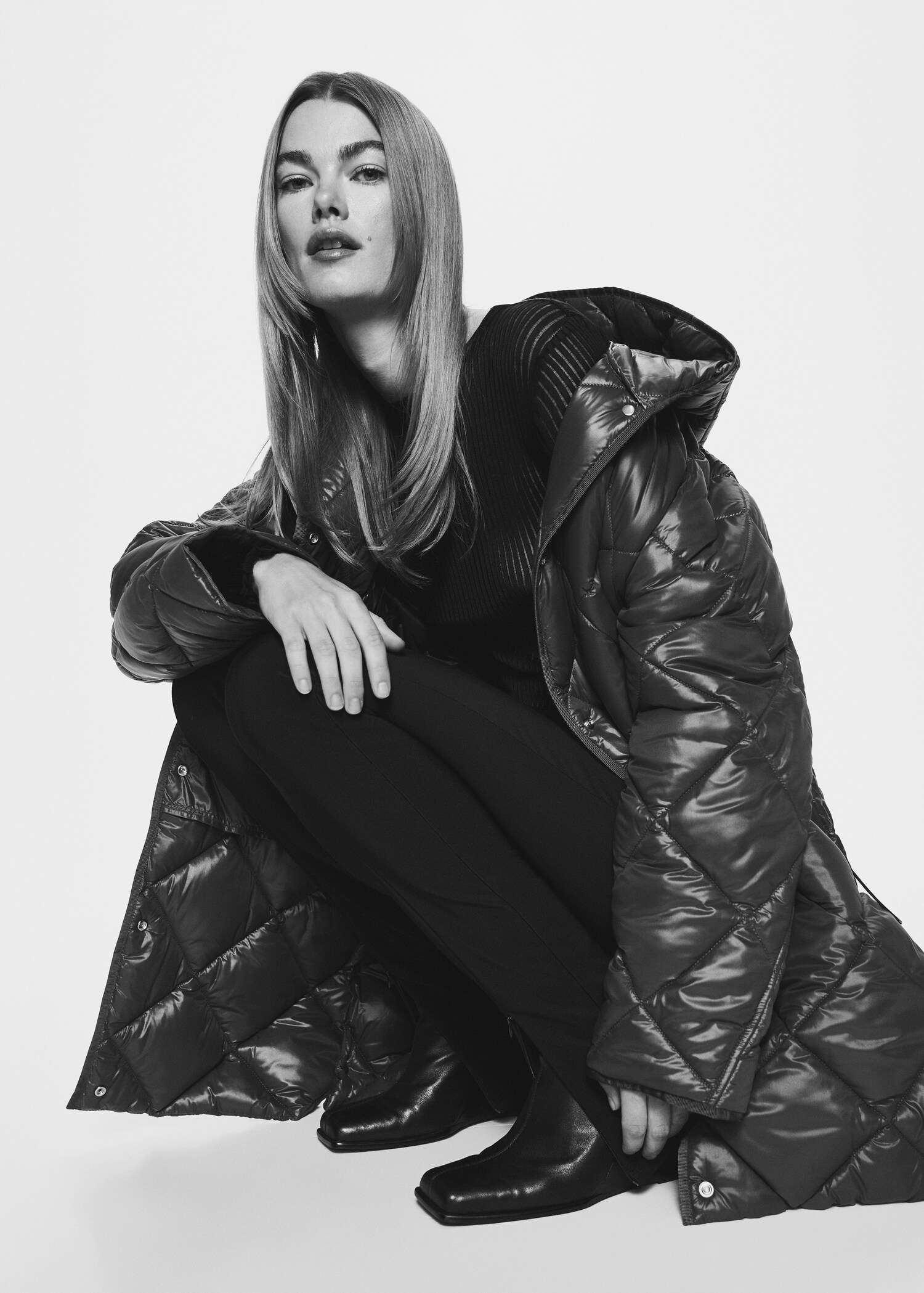 Hood quilted coat - Details of the article 2