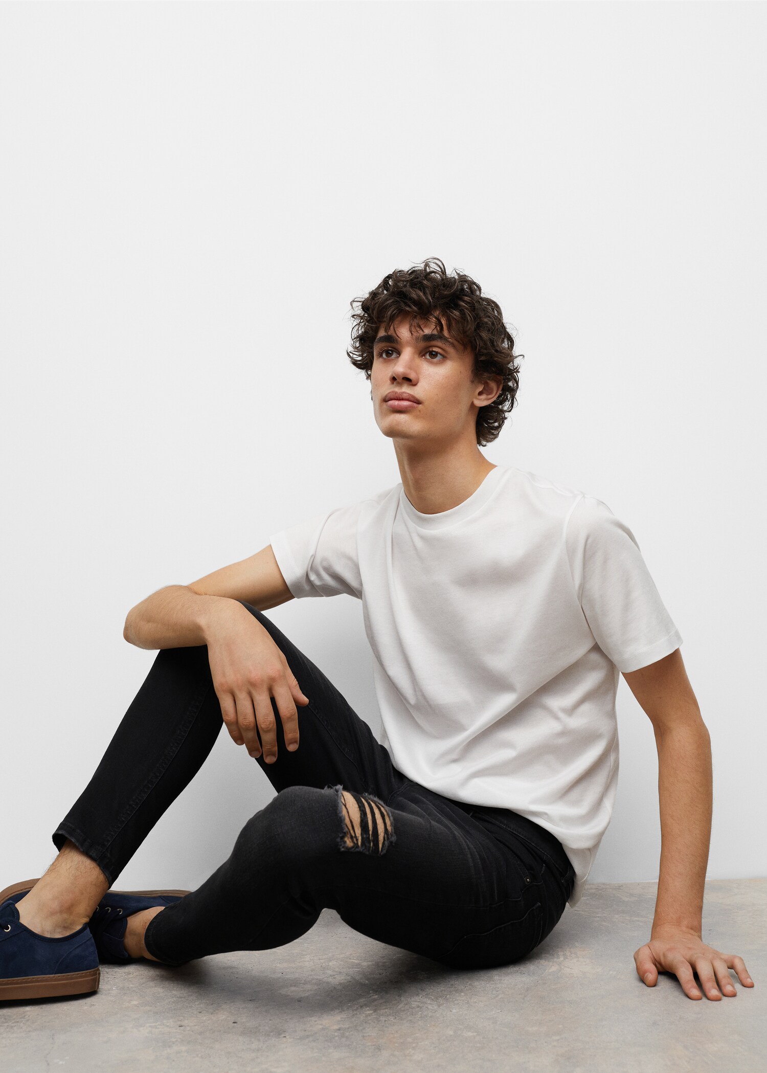 Ripped details skinny-fit jeans - Details of the article 2