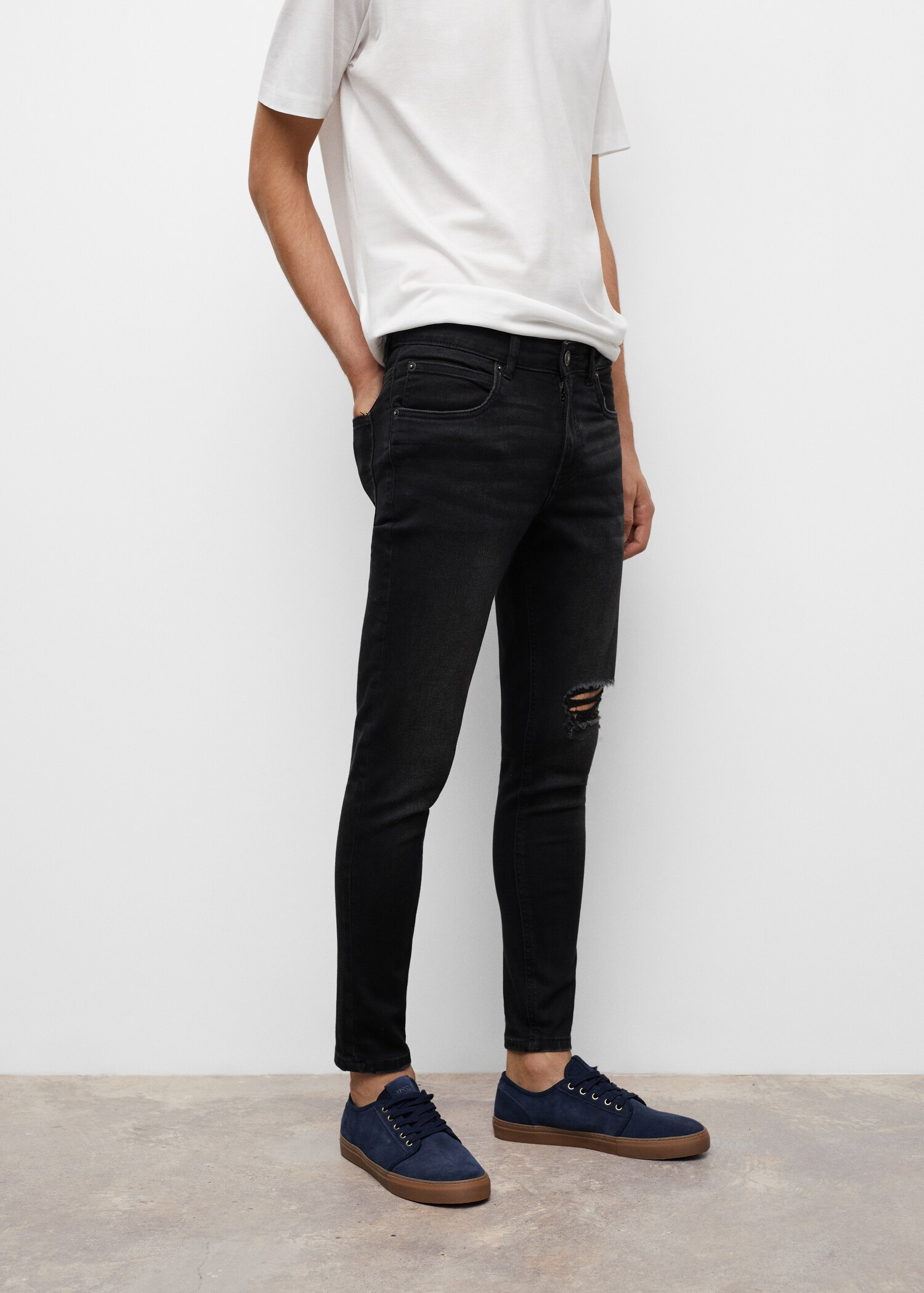 Skinny Jeans mit Zierrissen - Detail des Artikels 6