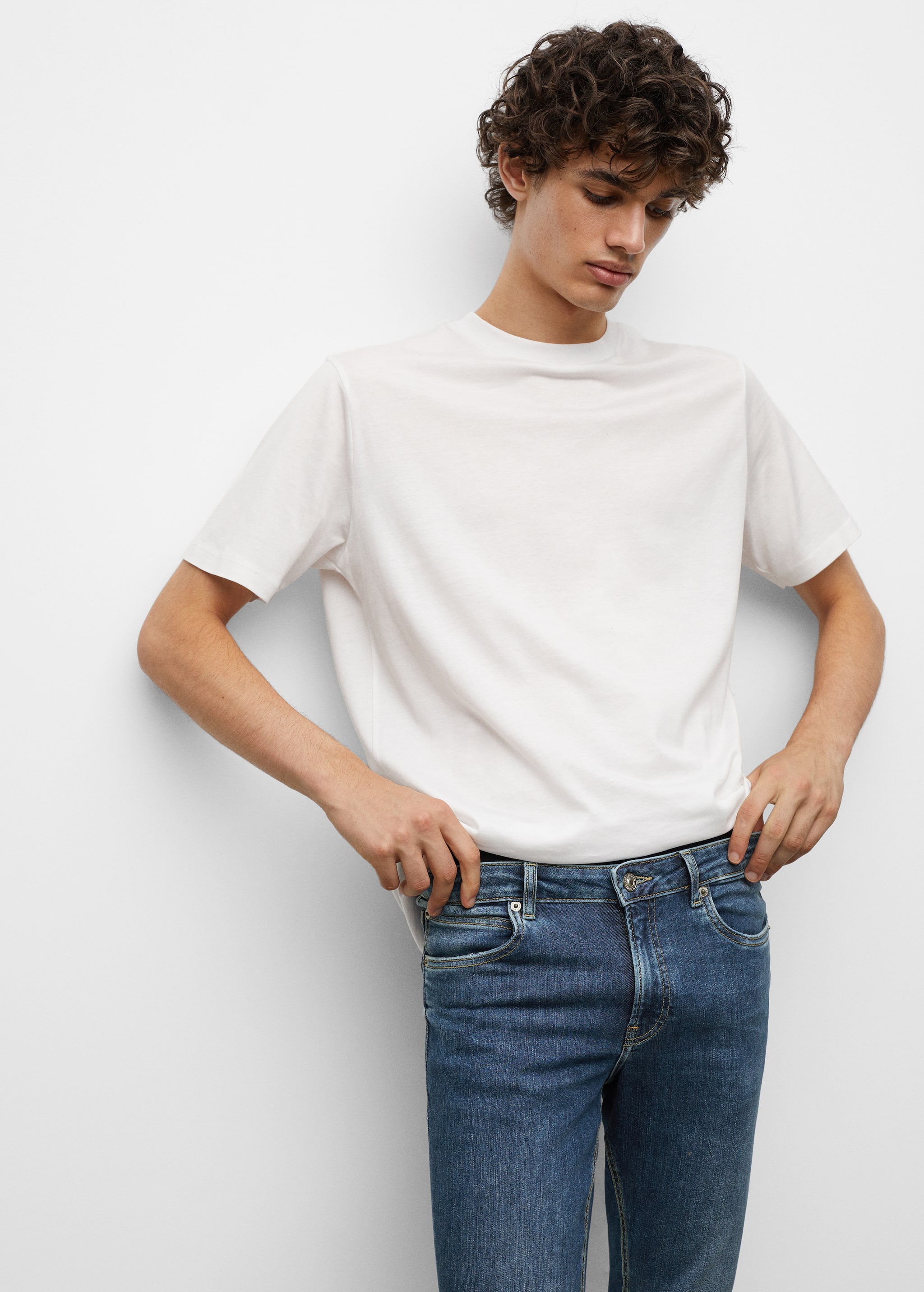 Skinny Jeans mit Zierrissen - Mittlere Ansicht