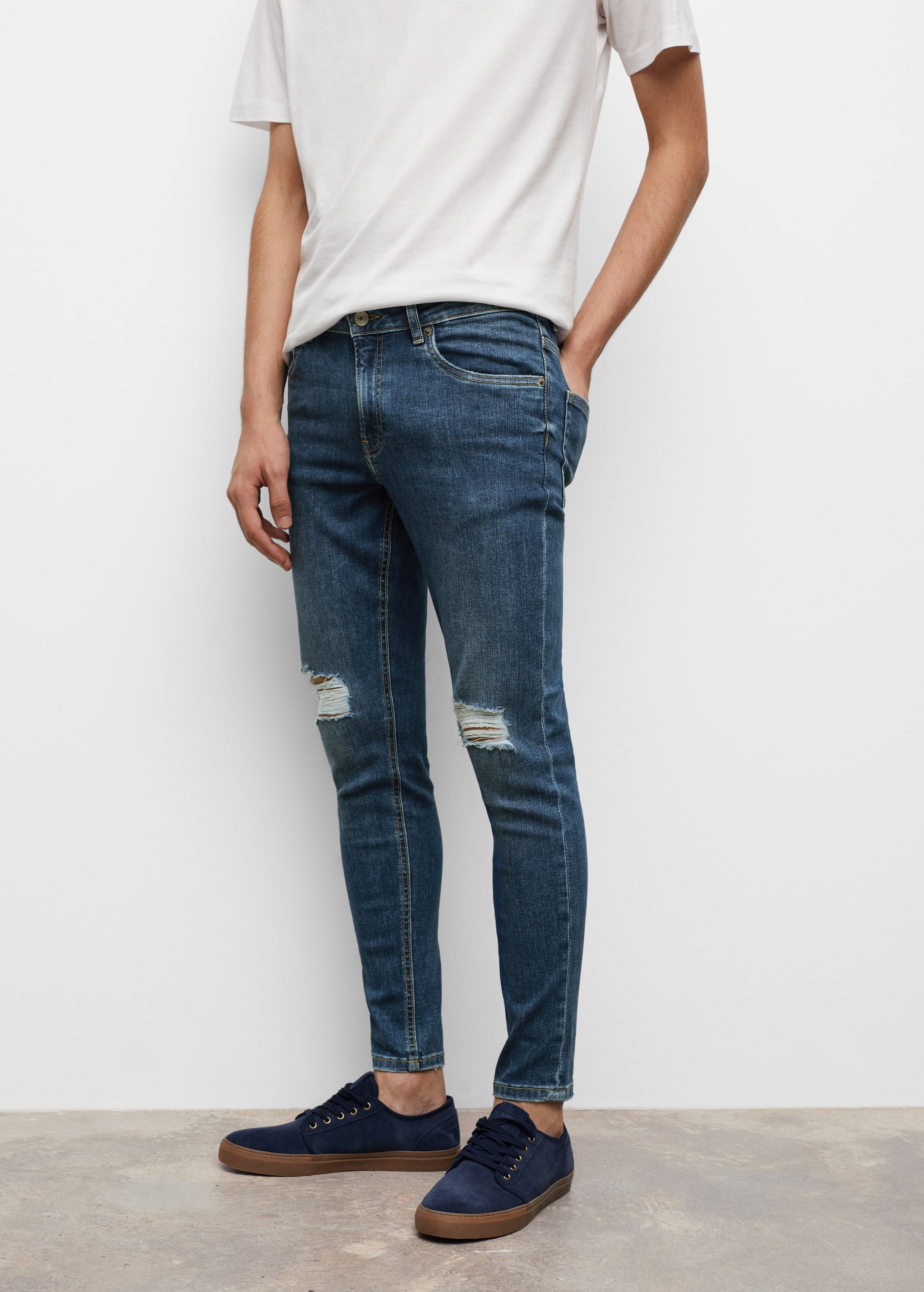 Skinny Jeans mit Zierrissen - Detail des Artikels 6