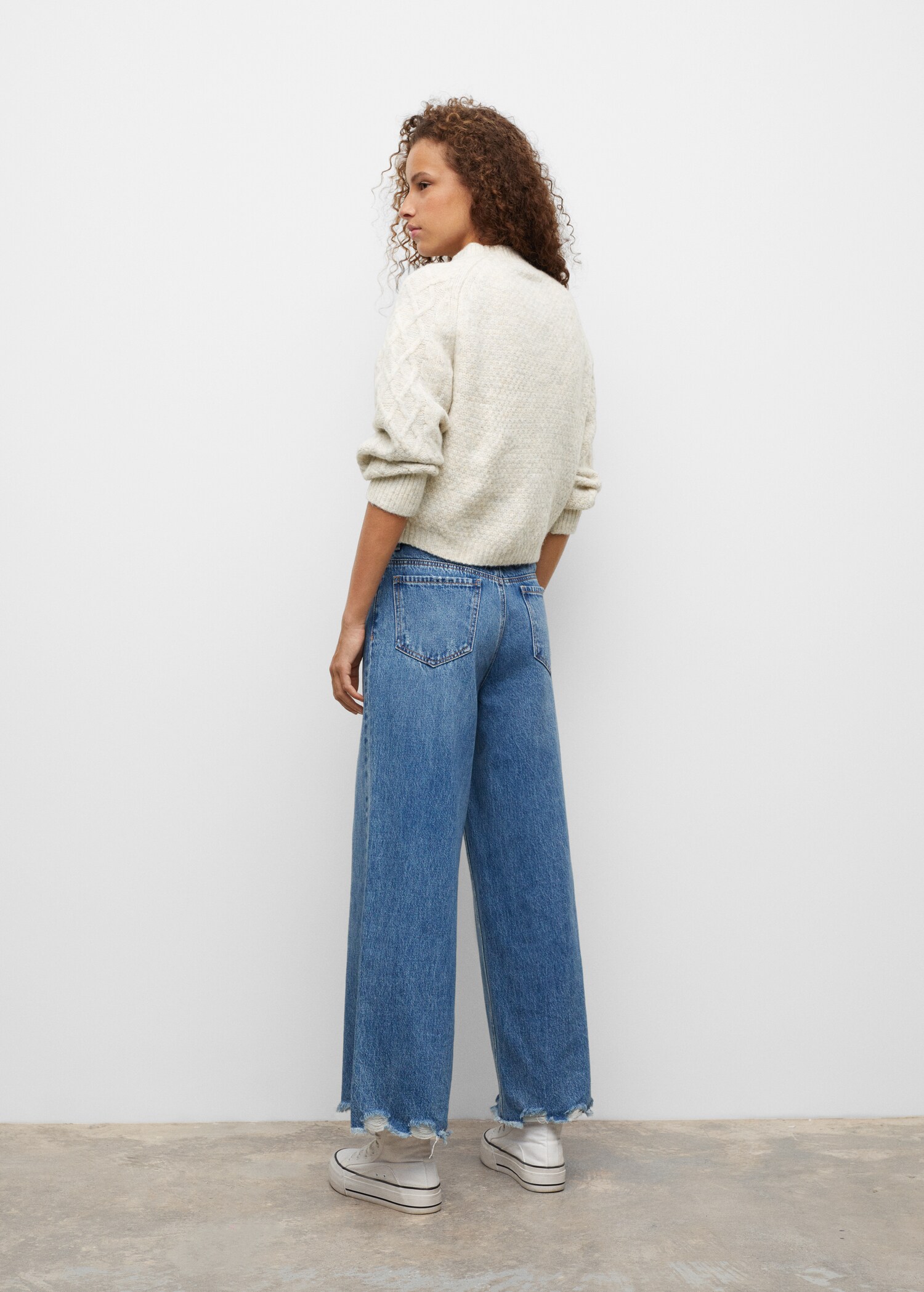 Cable-knit sweater - Reverse of the article