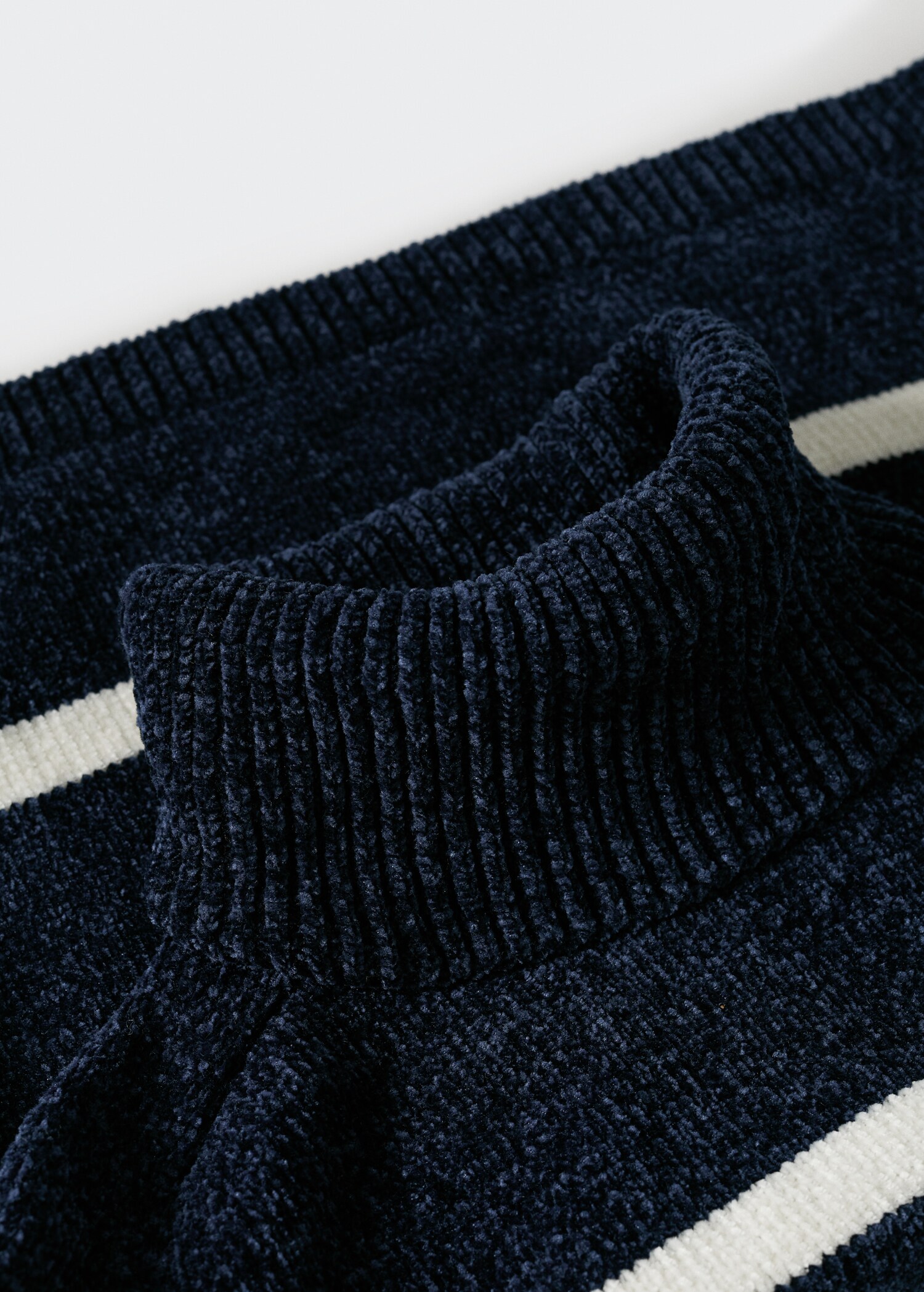 Chenille knit sweater - Details of the article 8