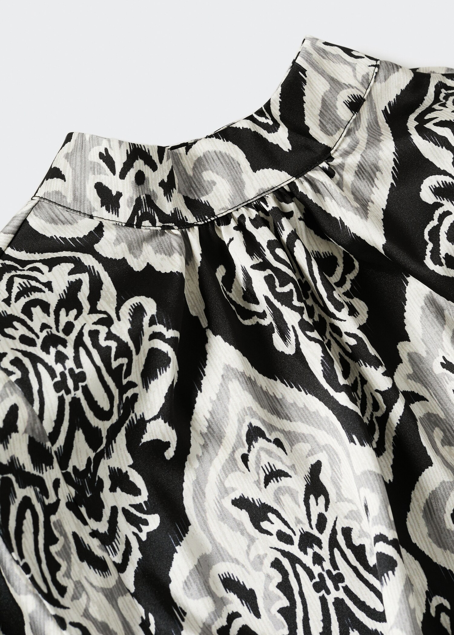 Blouse imprimée col montant - Détail de l'article 8
