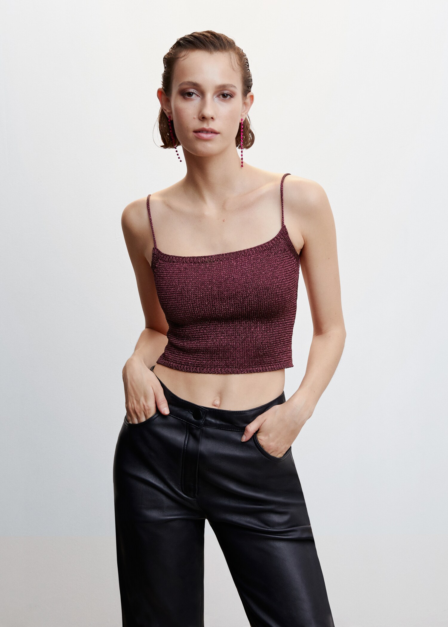 Top din lurex cu spate parte peste parte - Plan mediu
