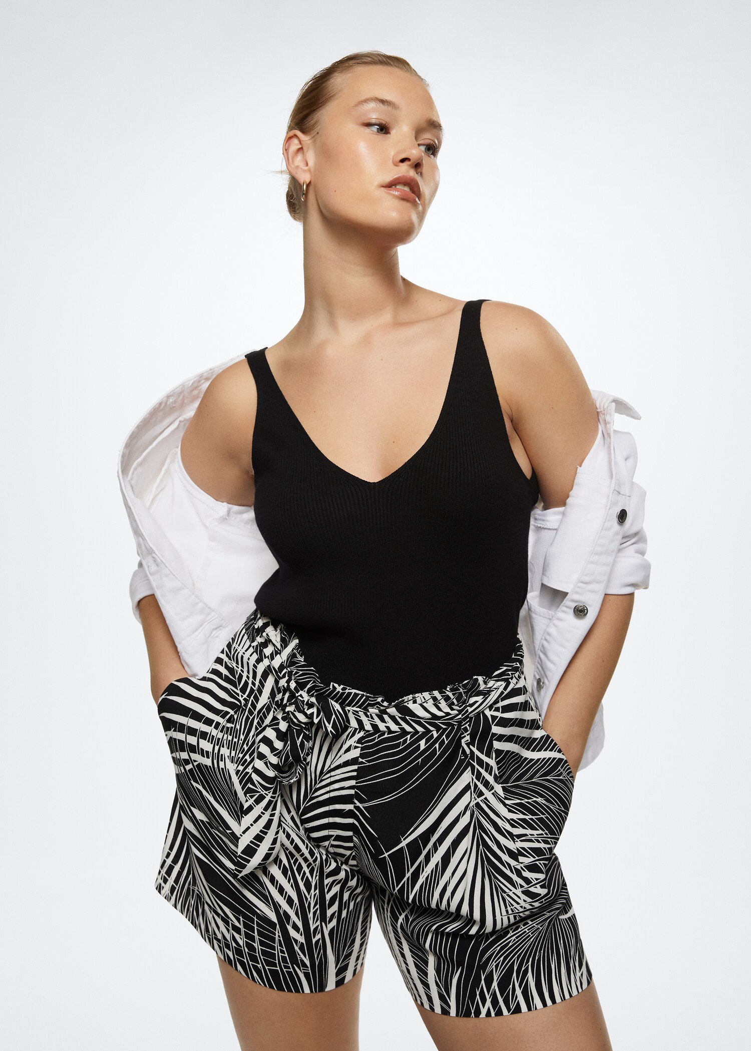 Printed belt shorts - Details of the article 3